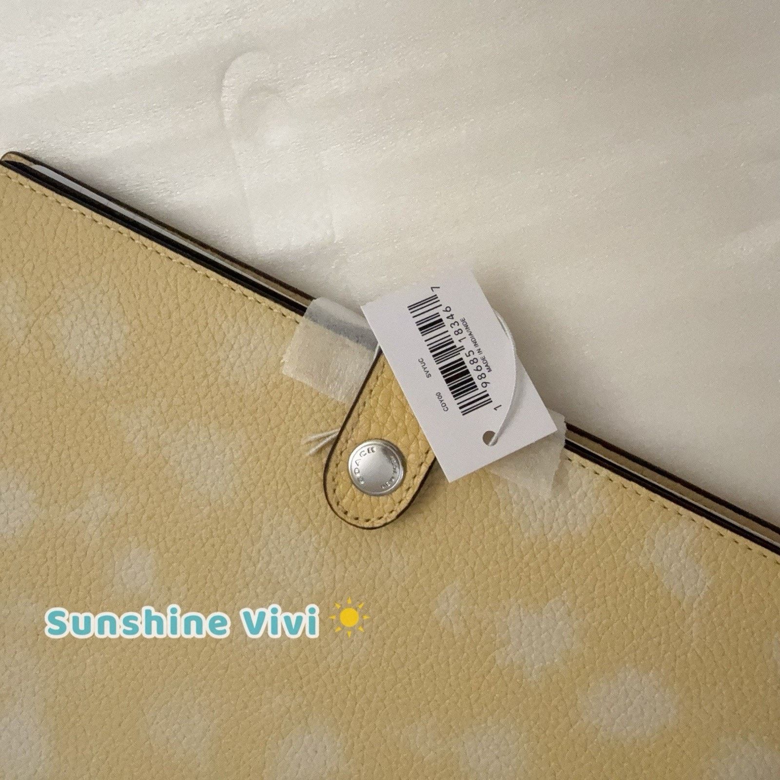 Coach NWT Coach Notebook Floral CDY00 leather/Silver/Washed Yellow Size ONE SIZE - 4 Thumbnail