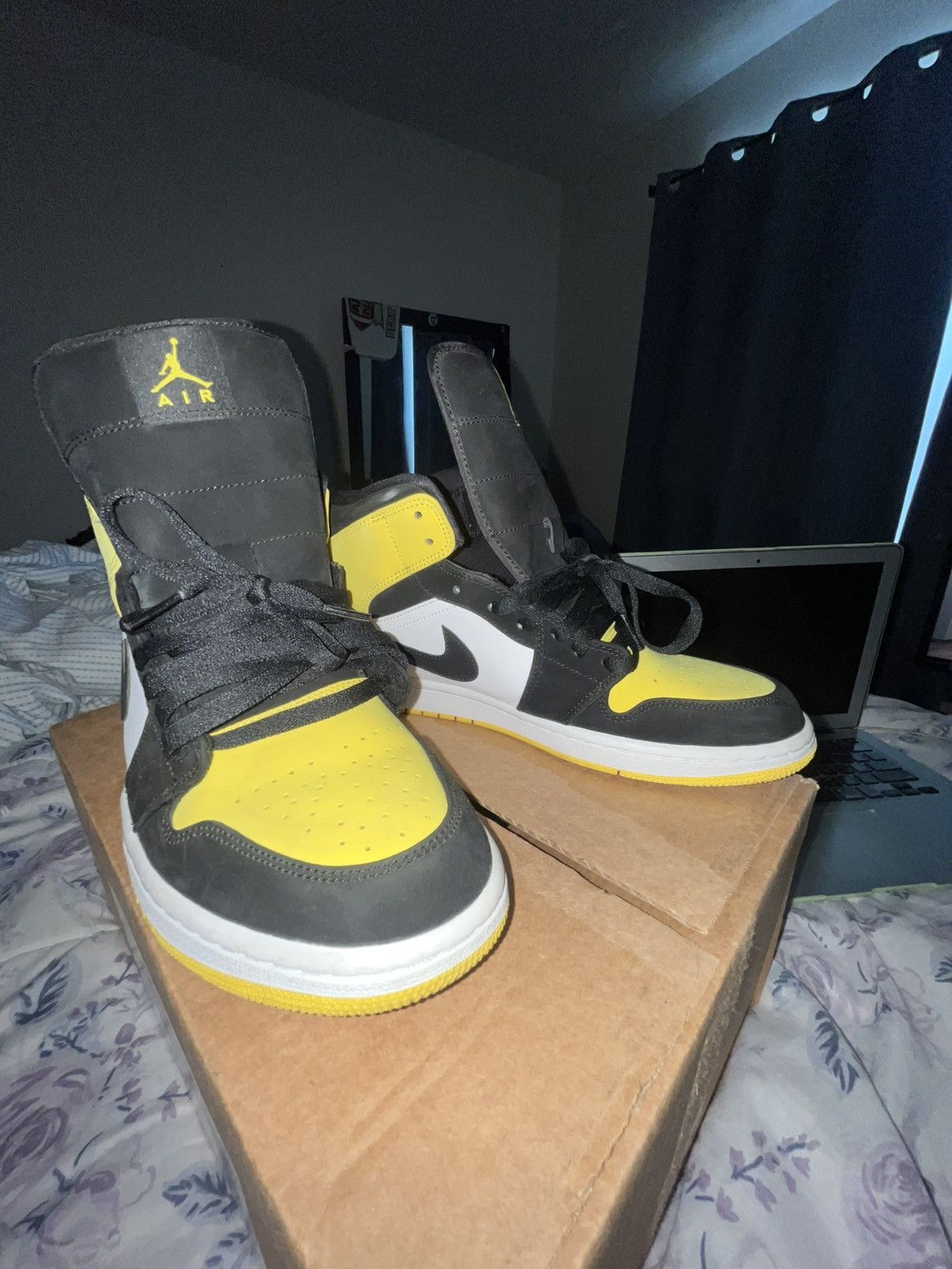 Jordan Brand Yellow toe jordan 1s Size US 11 / EU 44 - 3 Thumbnail