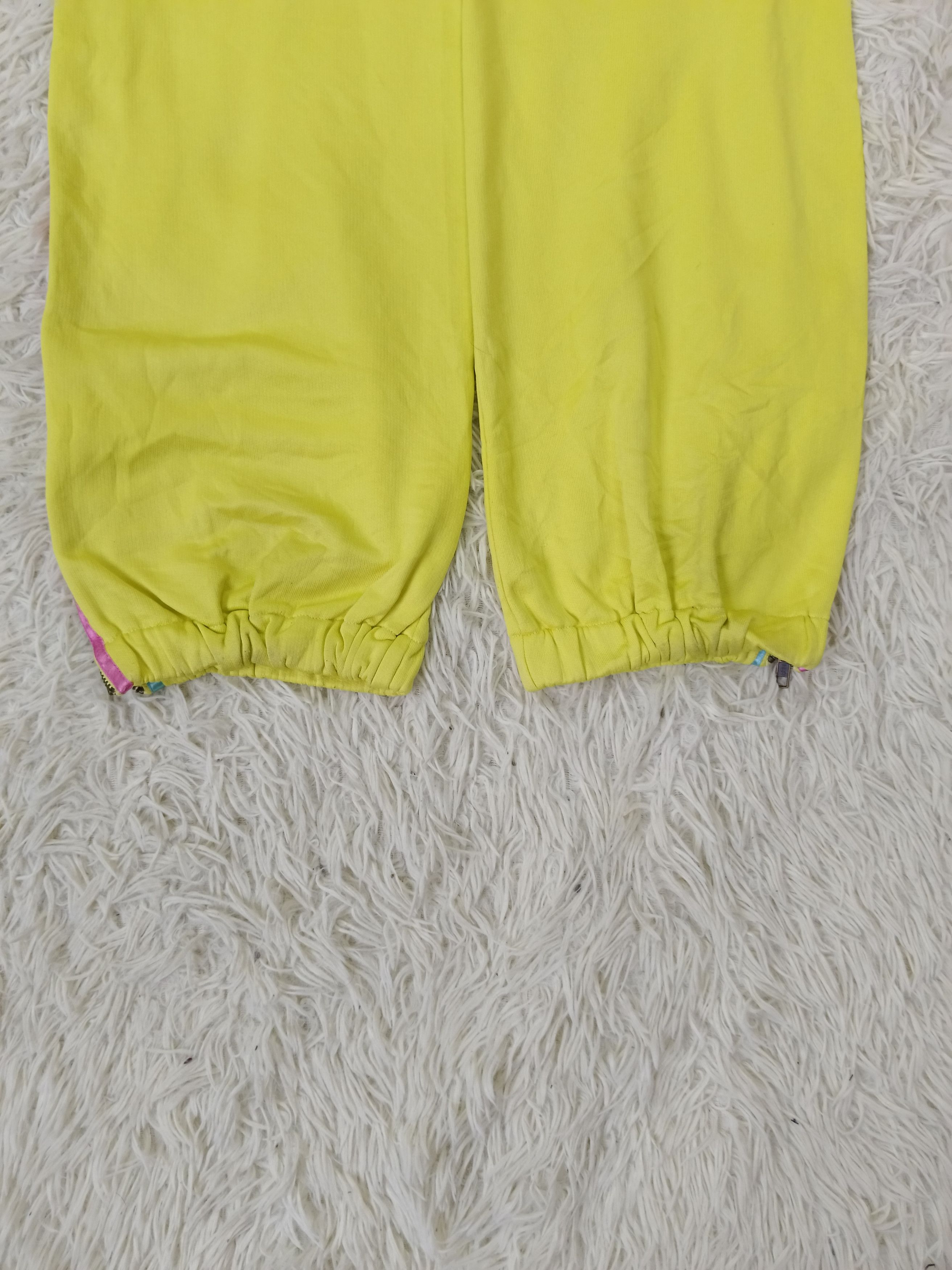 Versace Jeans Couture VERSACE YELLOW FLORESCENT JOGGER Size 27" / US 4 / IT 40 - 5 Thumbnail