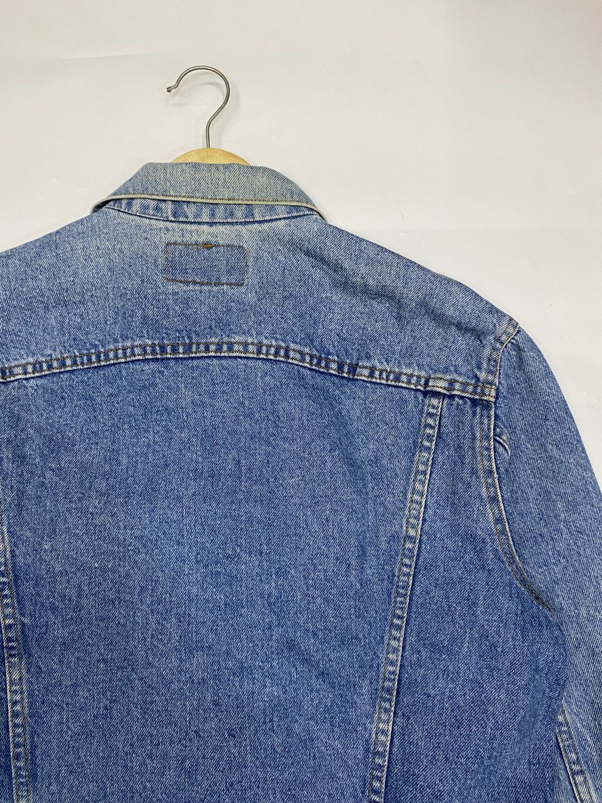 Levi's Levi's vintage trucker denim jacket Size US L / EU 52-54 / 3 - 9 Thumbnail