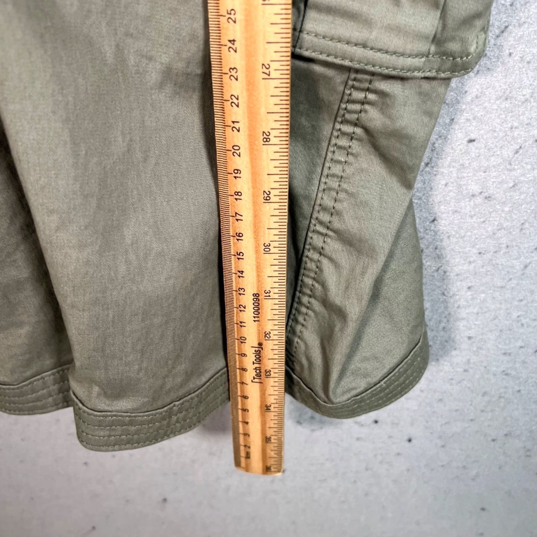 Abercrombie & Fitch Abercrombie & Fitch Maternity Womens 25 / Os Olive Green Cargo Pants Size 42" / US 20 - 5 Thumbnail