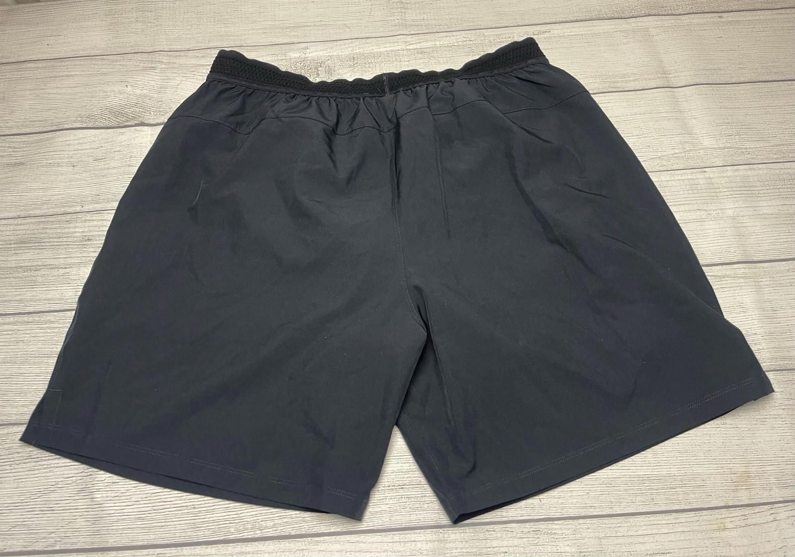 Fabletics Fabletics Shorts Mens Size XL Black The Fundamental Training Size US 36 / EU 52 - 2 Thumbnail