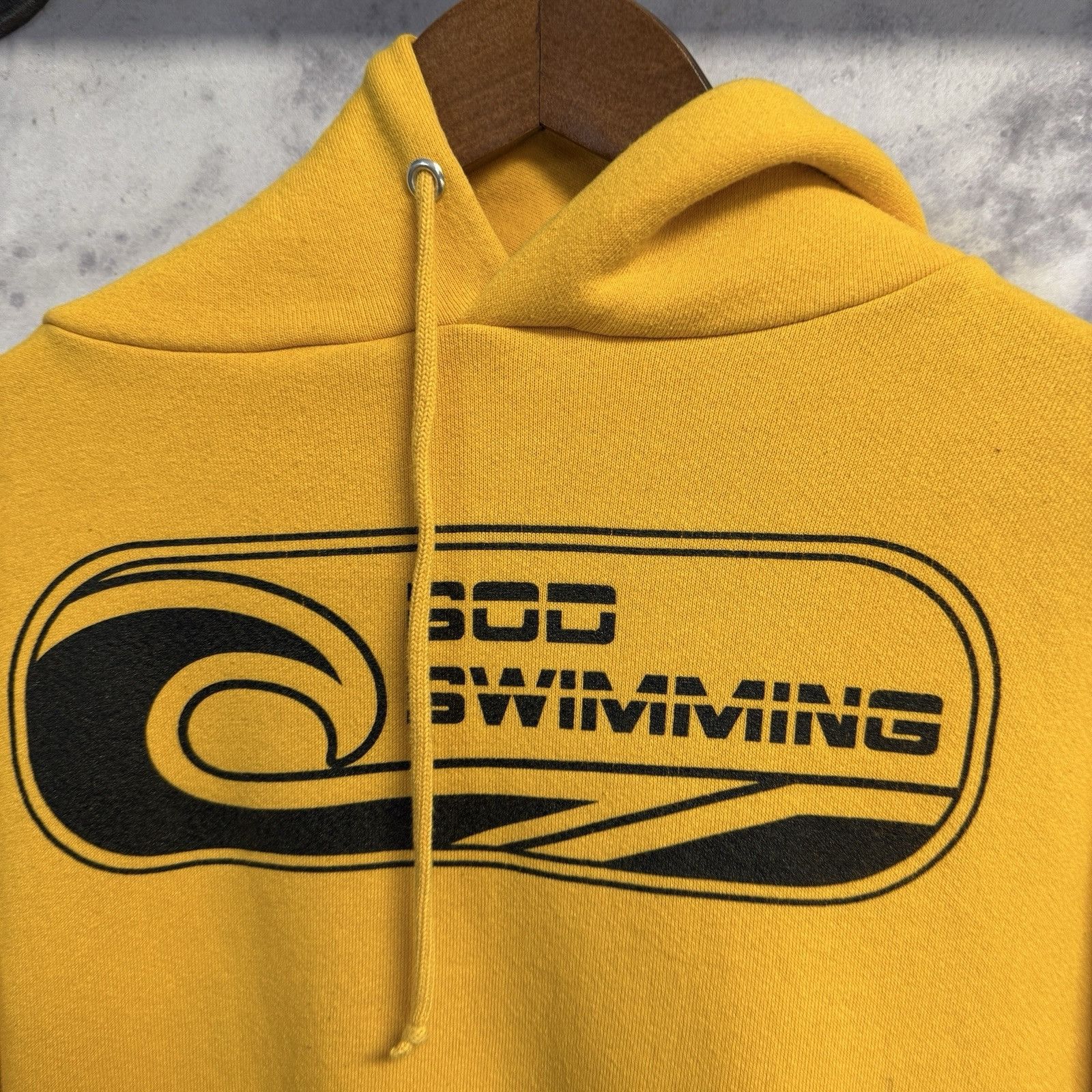 Vintage Vintage Bod Swimming Hoodie Sweatshirt Mens Small Yellow Y2K Size US S / EU 44-46 / 1 - 3 Thumbnail