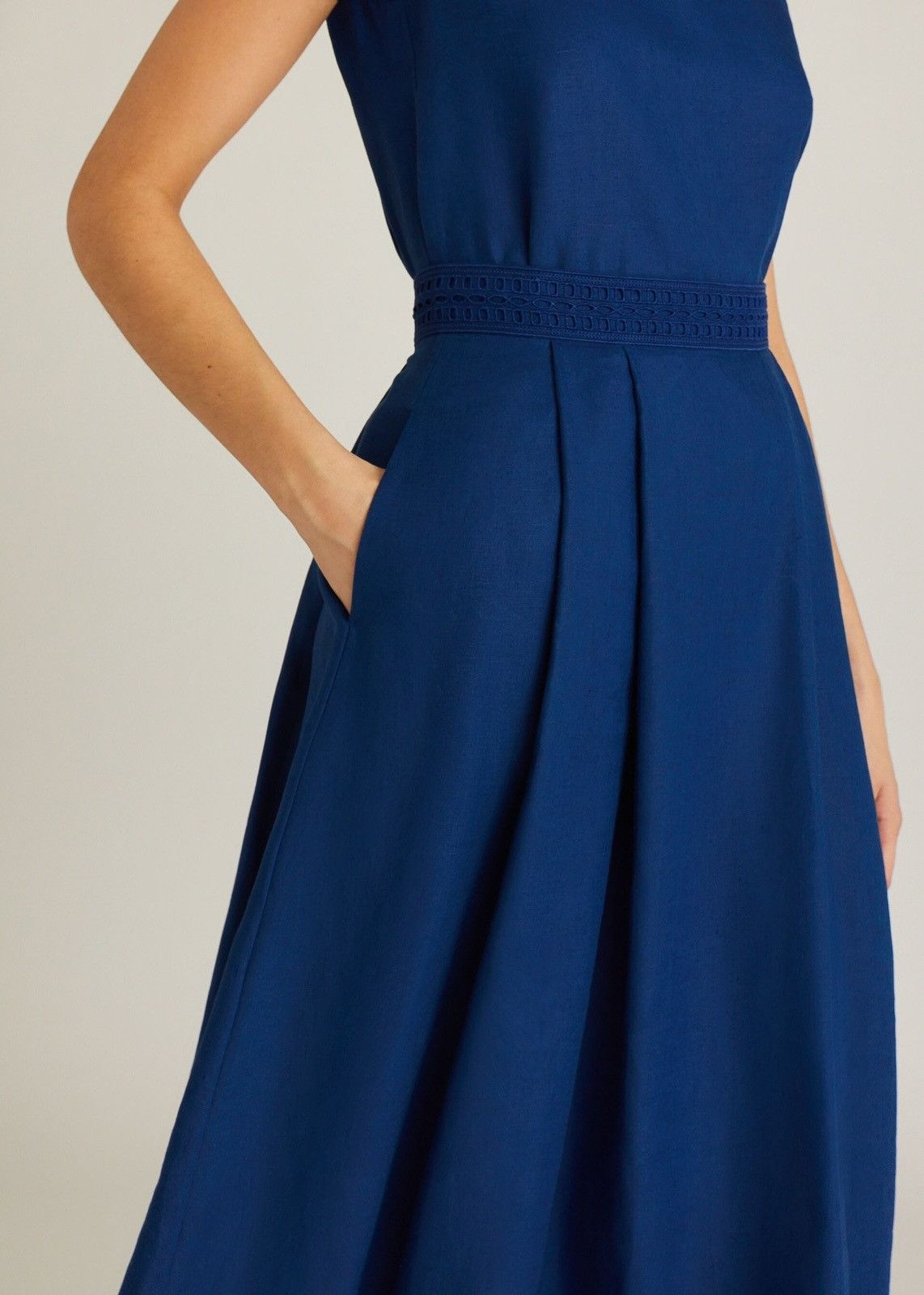 Loro Piana o1srvl11e0824 Zaira Sunny Midi Skirt in Blue Size 27" / US 4 / IT 40 - 2 Thumbnail