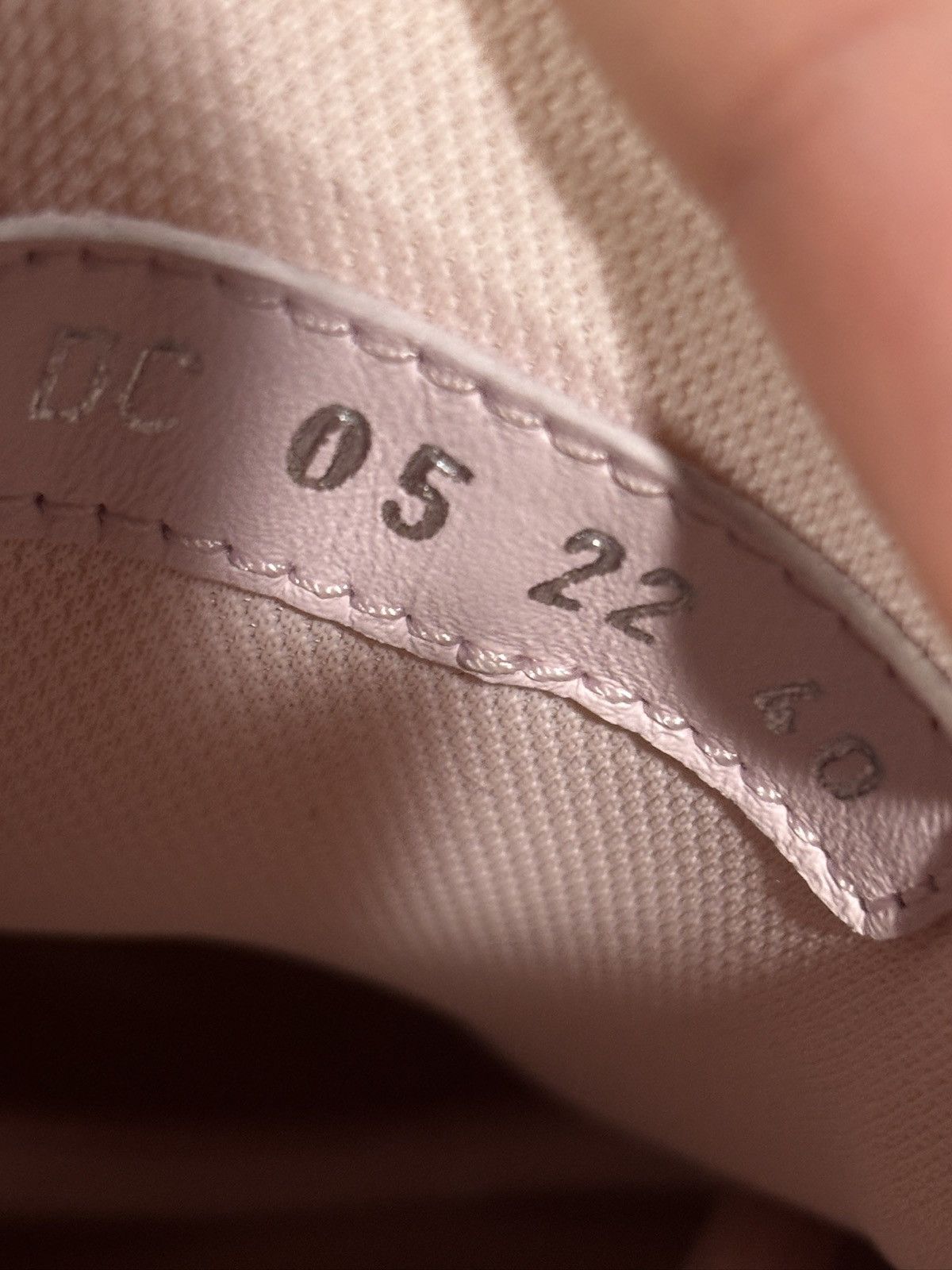 Dior DIOR B22 PINK WORN ONCE SIZE 40EU Size US 7 / EU 40 - 8 Thumbnail
