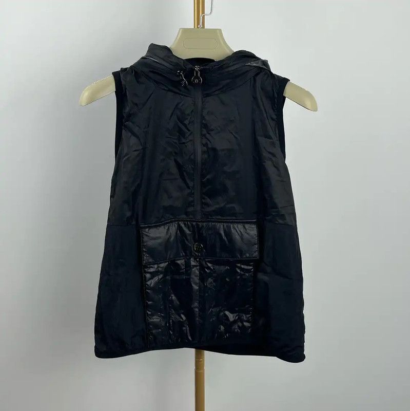 Chanel Chanel Black Women's Hooded Pullover Vest 0089 Size M / US 6-8 / IT 42-44 - 1 Thumbnail