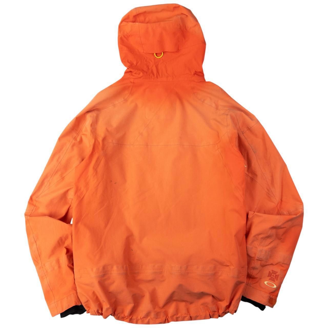 Oakley Vintage Oakley Goretex Pro Shell Snowboarding Jacket Size L Size US L / EU 52-54 / 3 - 3 Thumbnail