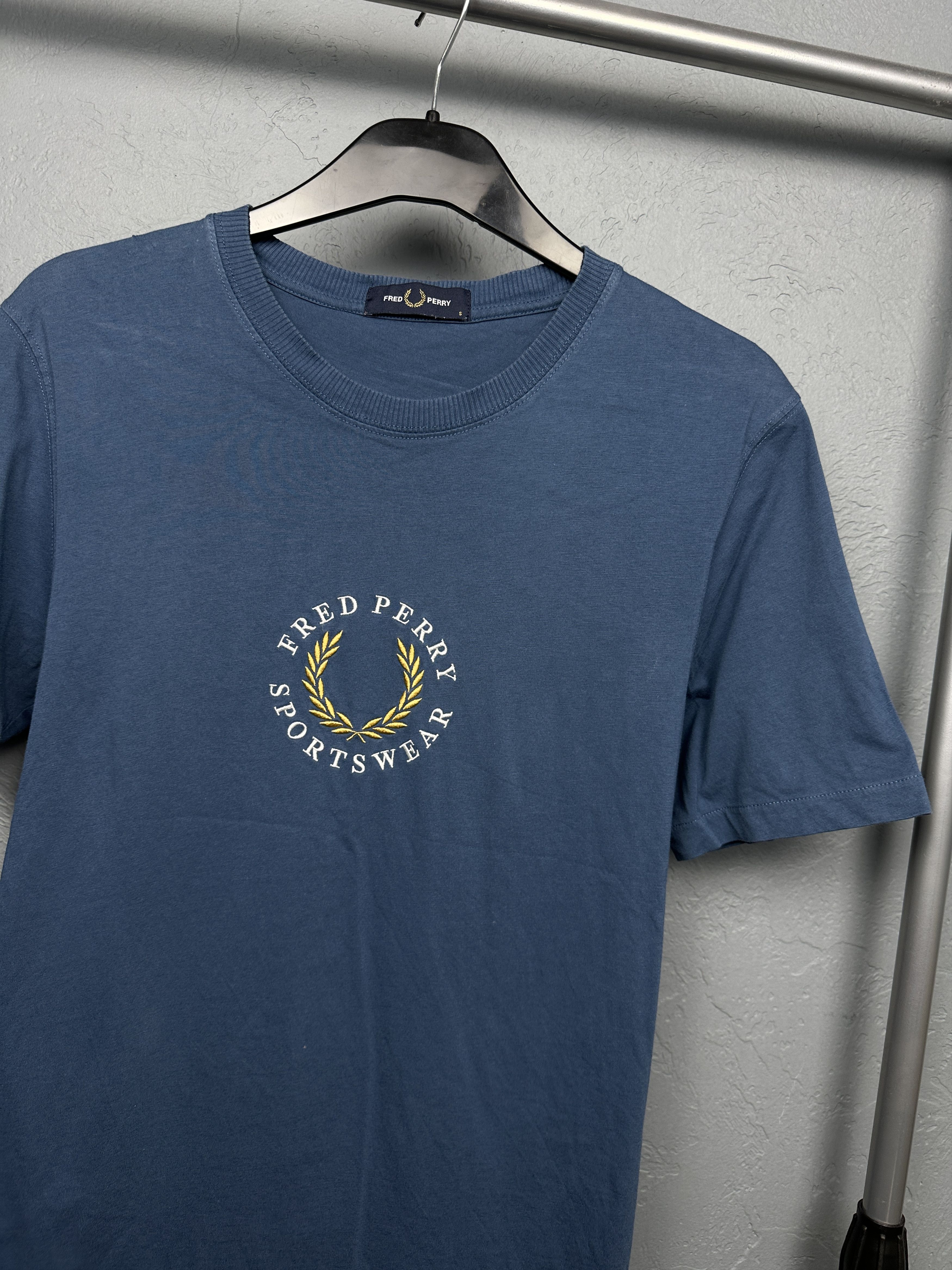 Fred Perry Fred Perry Mens Center Logo T-Shirt Size US S / EU 44-46 / 1 - 2 Thumbnail