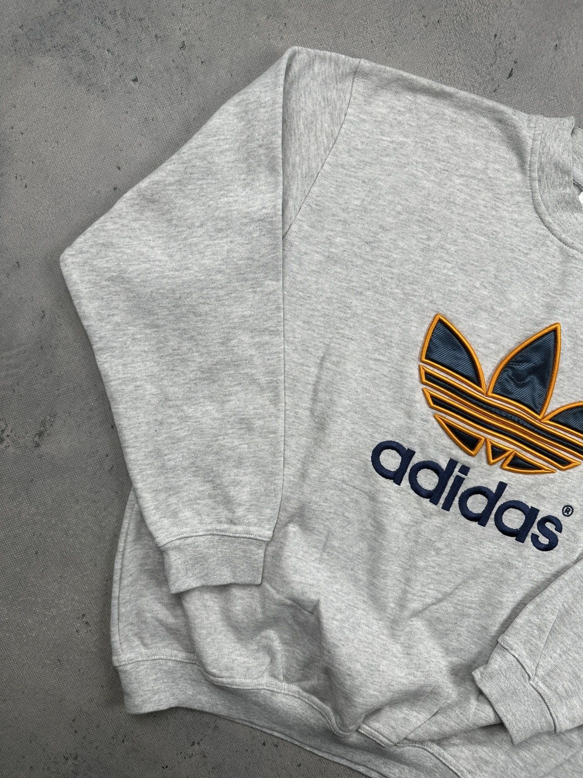Adidas Vintage Adidas 80s Originals Big Trefoil Sweatshirt Grey 90s Size US S / EU 44-46 / 1 - 2 Thumbnail