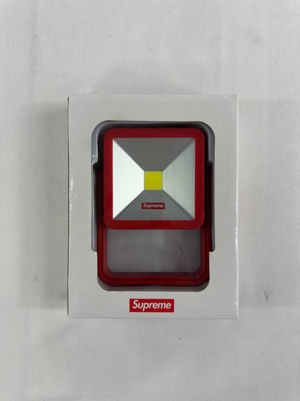 Supreme Deadstock Magnetic Kickstand Light Red FW18