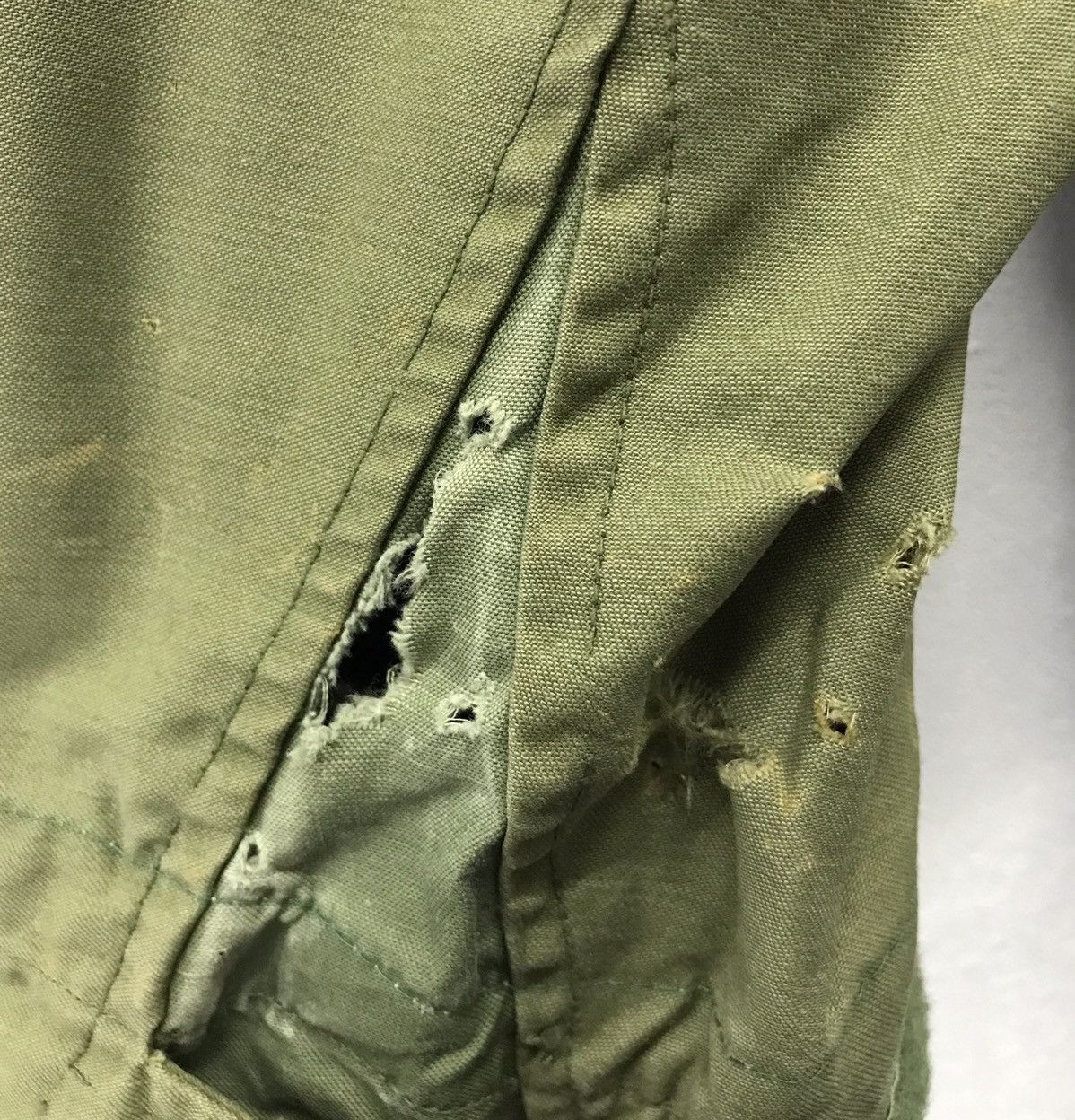 Vintage M65 Field Jacket In Original Vietnam War Uniforms Tuy-Hoarun Size US M / EU 48-50 / 2 - 15 Thumbnail
