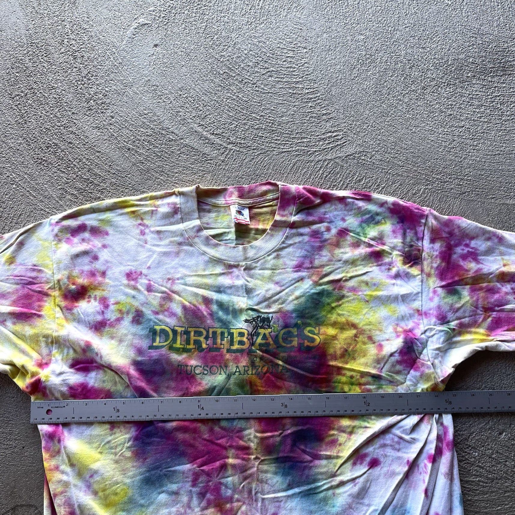 Fruit Of The Loom VINTAGE Fruit of the Loom Men's T-Shirt XL White Cotton Short Sleeve Crew Neck 90s Sports Dirtbags Bar Tucson Arizona Wildcats Size US XL / EU 56 / 4 - 6 Thumbnail
