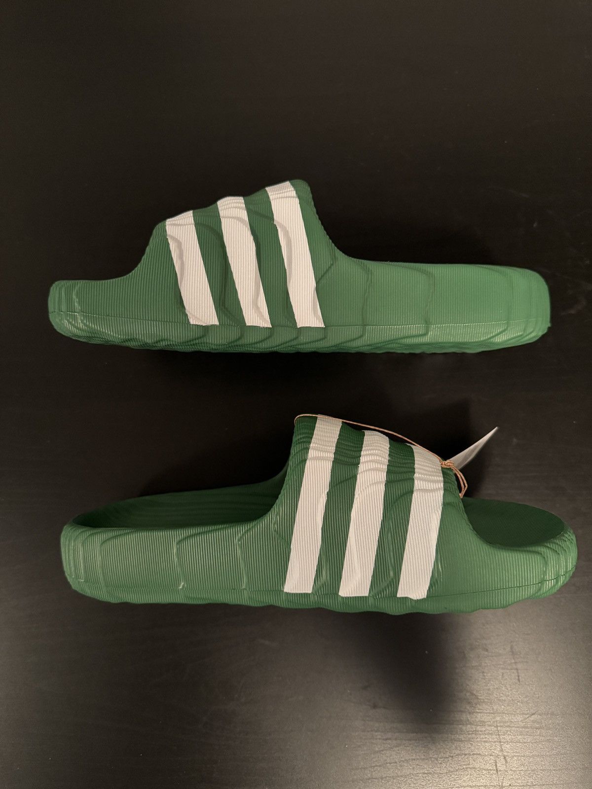 Adidas ADIDAS ADILETTE 22 SLIDES PRELOVED GREEN CLOUD WHITE Size US 8 / EU 41 - 2 Thumbnail