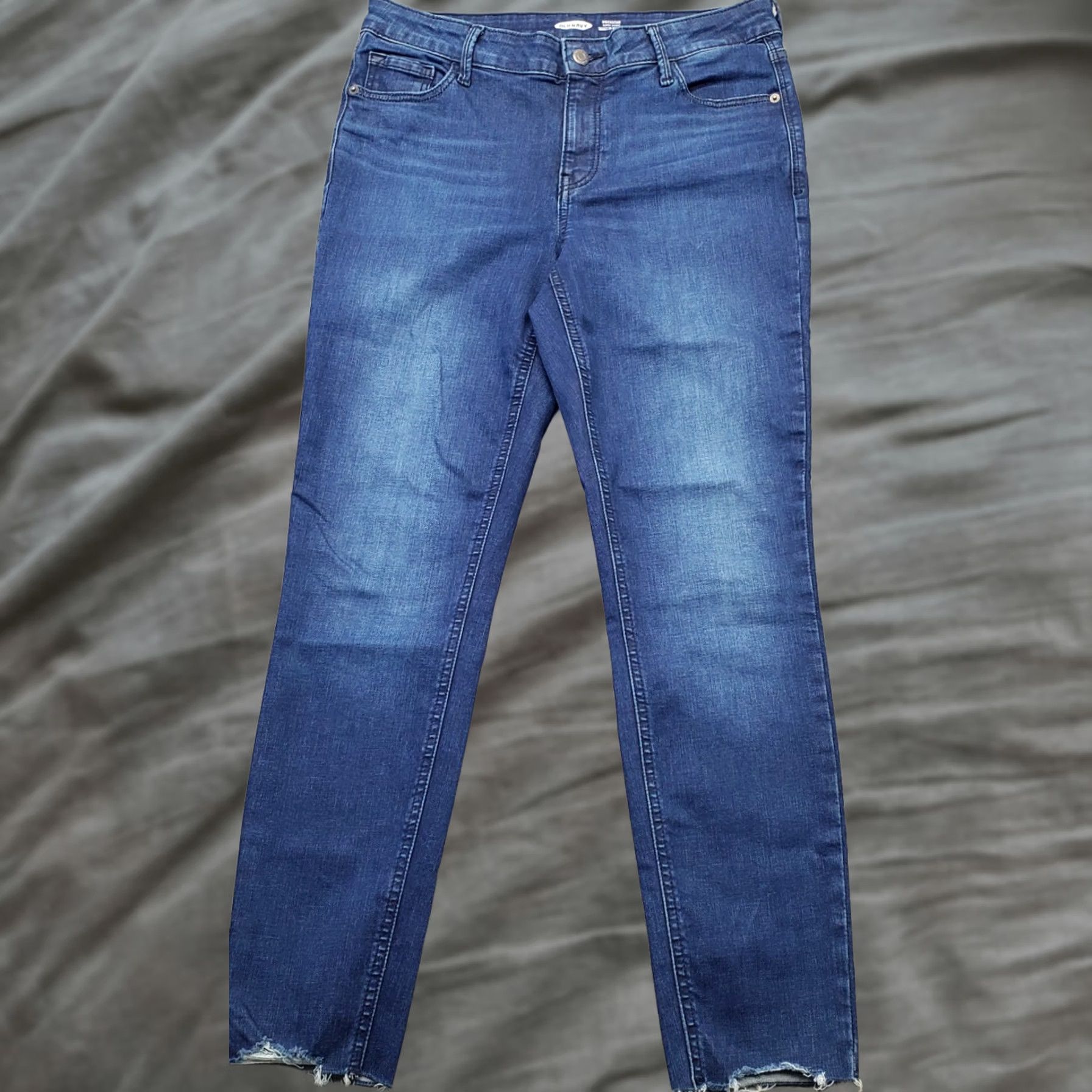 Old Navy Old Navy Rockstar Jeans Women 10 Blue Denim Super Skinny Built in Sculpt Raw Hem Jeans Womens Size 10 Blue Denim 5-Pocket Design Regular Fit Size 32" / US 10 / IT 46 - 1 Thumbnail