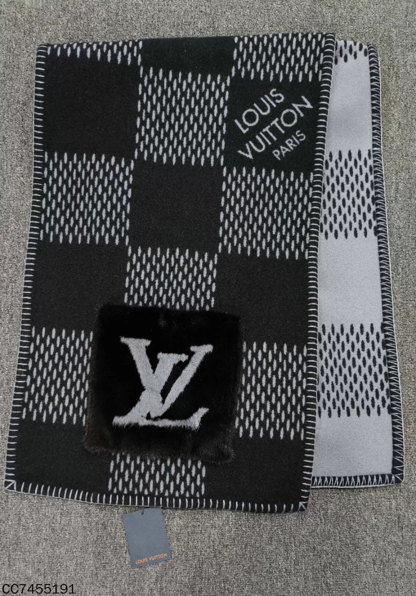 Louis Vuitton LV Blue Gray Checkerboard Mink Pocket Logo Scarf Size ONE SIZE - 3 Thumbnail