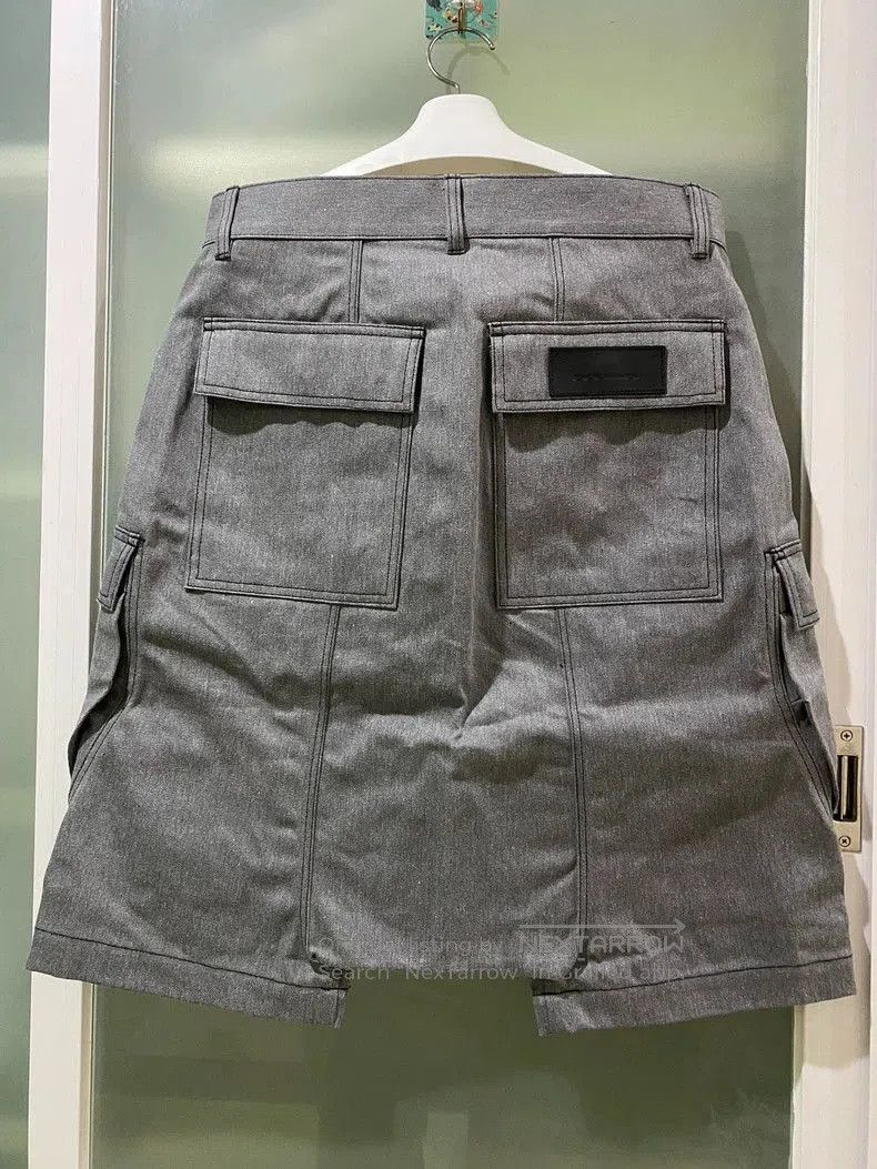Rick Owens Grey Cargo Shorts by Rick Owens. Size US 31 - 2 Thumbnail