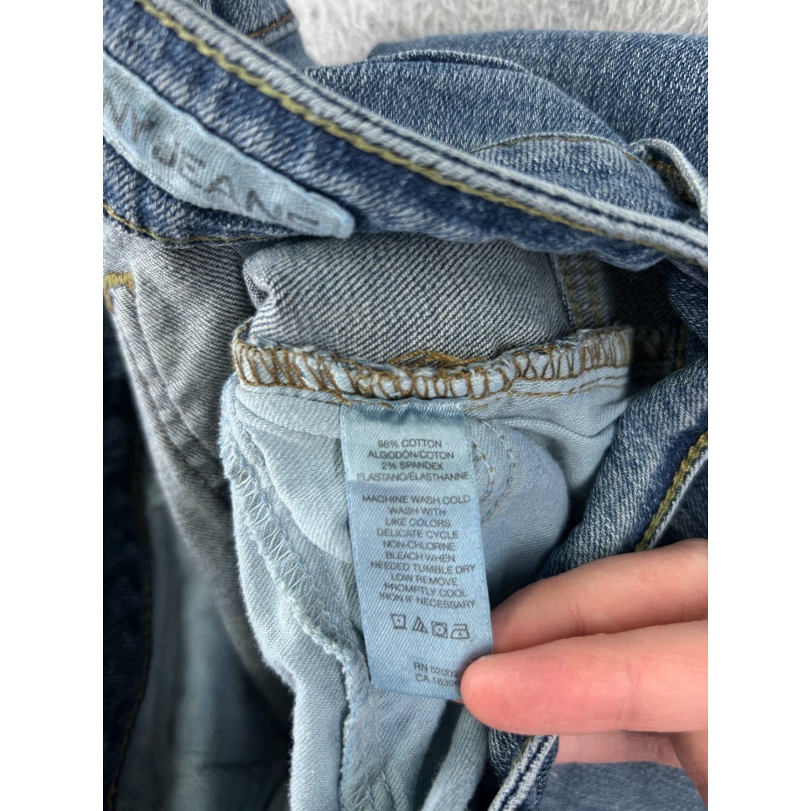 DKNY DKNY Jeans Womens 6 Blue Denim Flared Leg Medium Wash 5-Pocket Regular Inseam 31 in Boys? Size 28" / US 6 / IT 42 - 5 Thumbnail