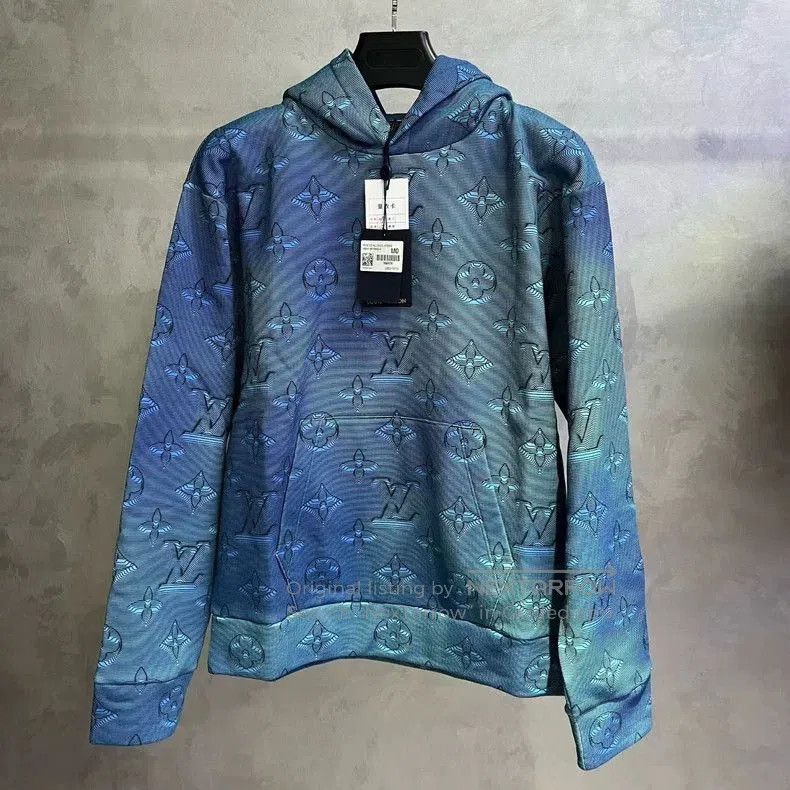 Louis Vuitton Louis Vuitton Blue Logo Print Sweatshirt. Size US M / EU 48-50 / 2 - 1 Thumbnail
