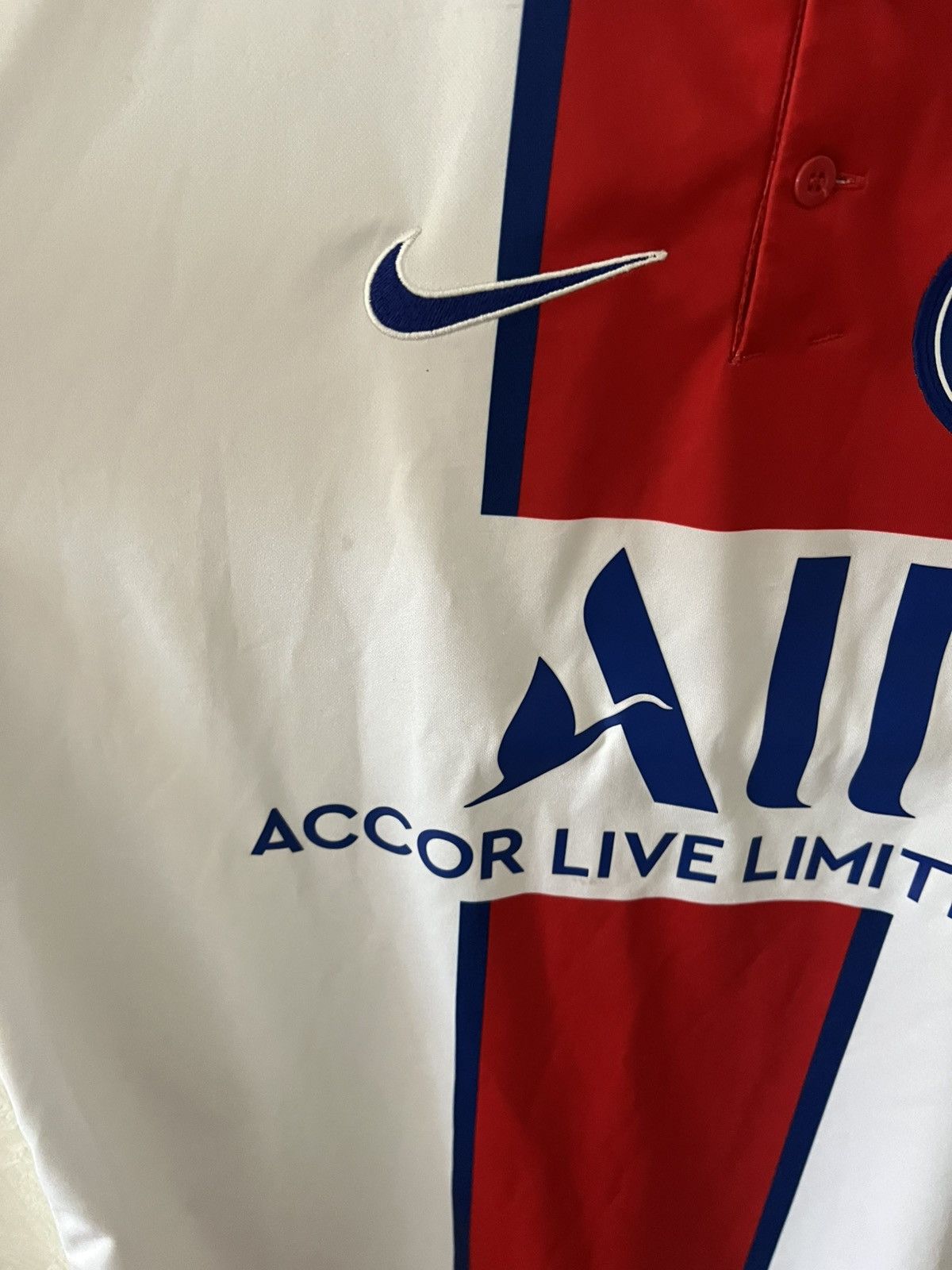 Nike Nike PSG 2020/2021 Away Jersey Football shirt streetwear Size US XL / EU 56 / 4 - 7 Thumbnail
