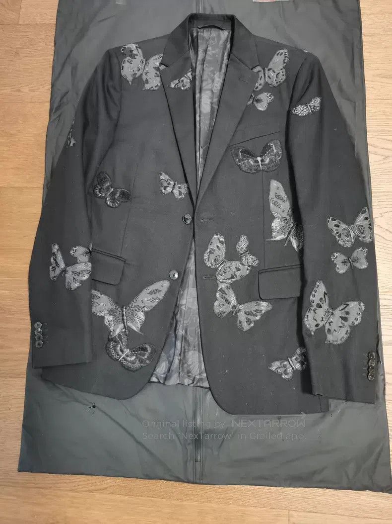 Valentino Valentino Butterfly embroidery on the west side Size 46S - 3 Thumbnail