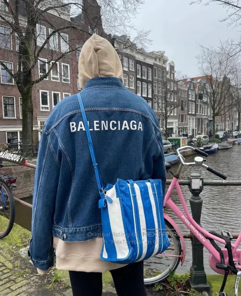 Balenciaga Balenciaga Blue front and back embroidered logo denim jack Size US L / EU 52-54 / 3 - 6 Thumbnail