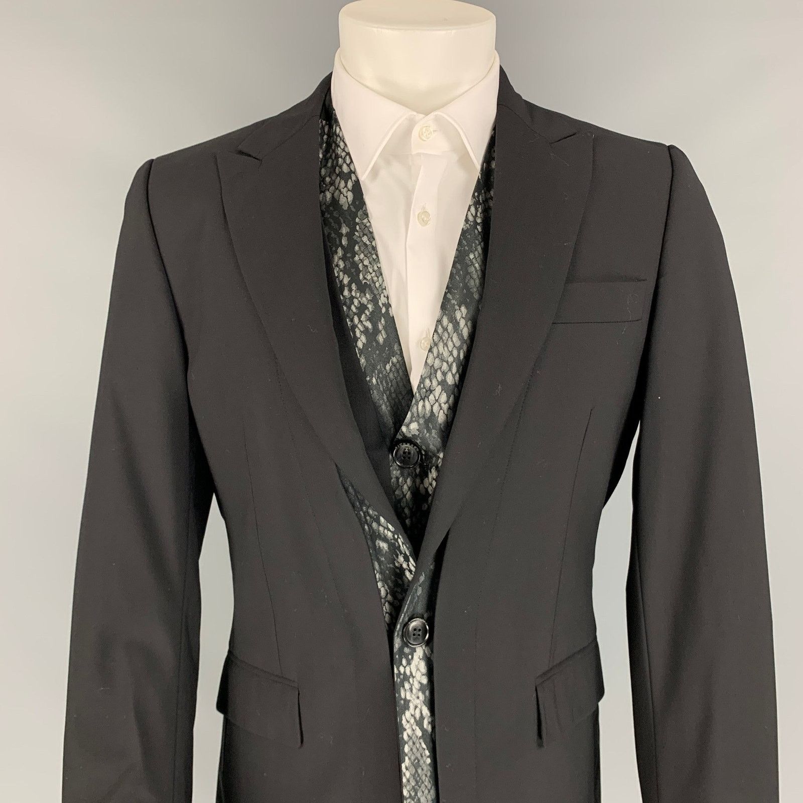 John Richmond JOHN RICHMOND Size 38 Black Wool Peak Lapel Sport Coat Size 38R - 2 Thumbnail