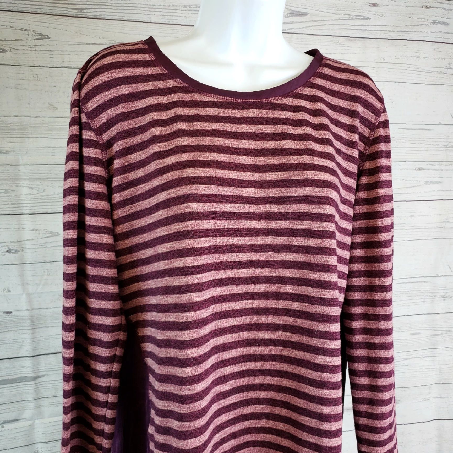 Vintage LOGO by Lori Goldstein Blouse Knit Top Sz Small Burgundy Striped Long Sleeve Womens Size S / US 4 / IT 40 - 4 Thumbnail