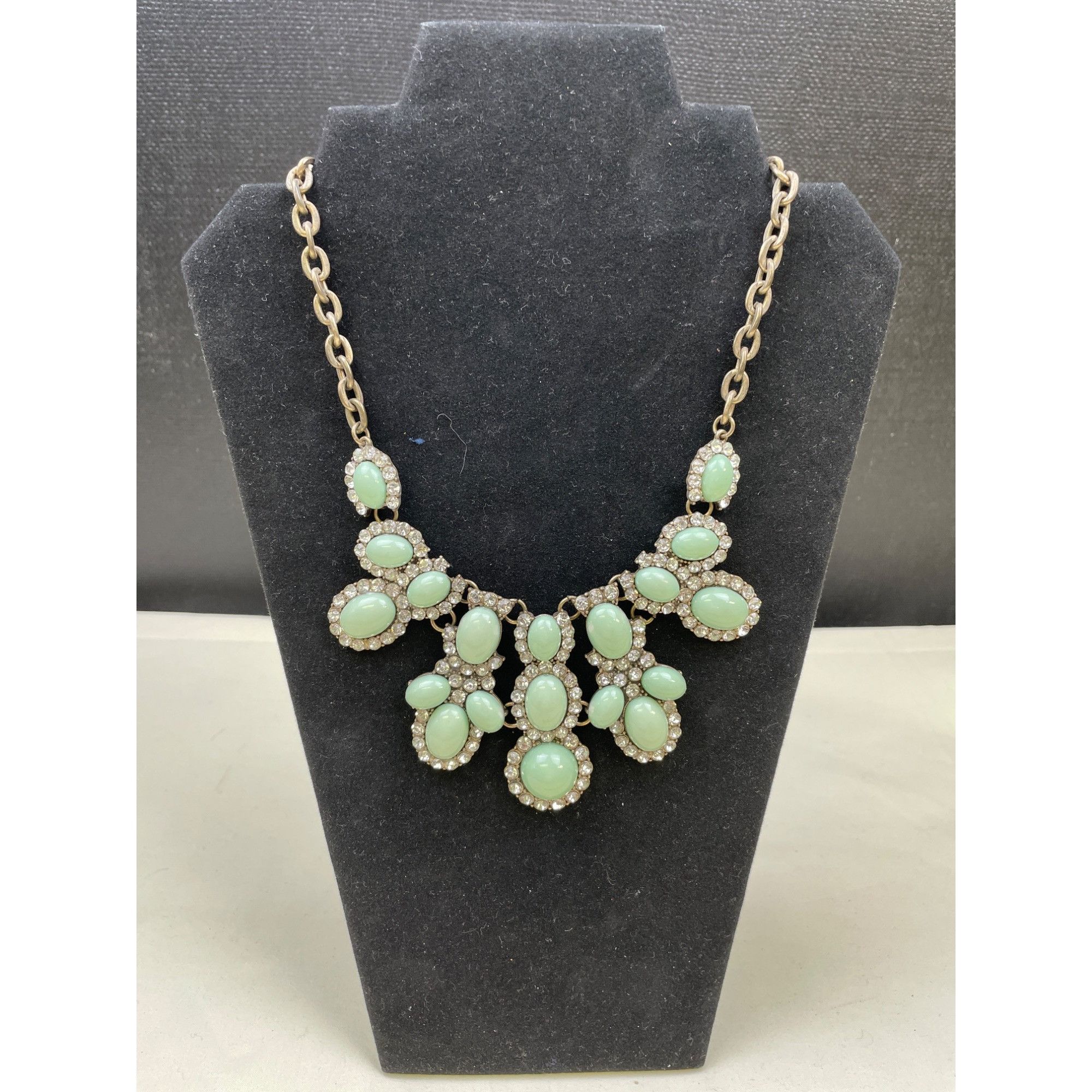 Other Vintage Women's Green and Clear Bib Drop Chain 9" SKU 6190 Size ONE SIZE - 1 Thumbnail