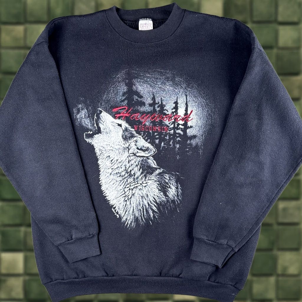 Vintage VINTAGE 1993 Hayward Wisconsin Wolf Graphic Sweatshirt XL Black USA Sherry's Best Mens Size US XL / EU 56 / 4 - 1 Thumbnail