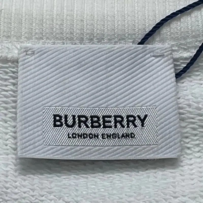 Burberry Burberry White Ladies' Sweatshirt. Size S / US 4 / IT 40 - 3 Thumbnail