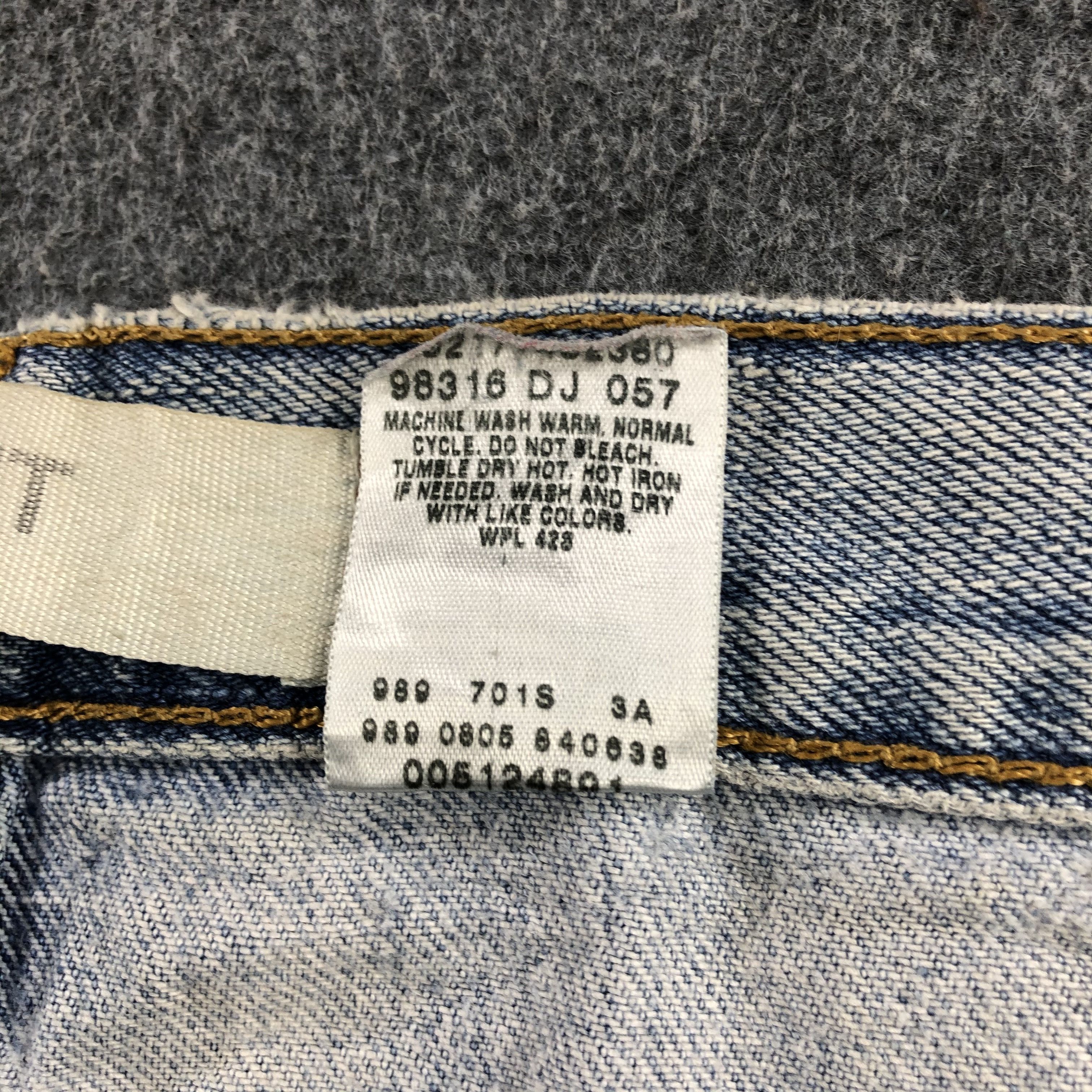 Levi's Vintage Light Wash Levis Jeans-J2131 Size US 35 - 17 Thumbnail