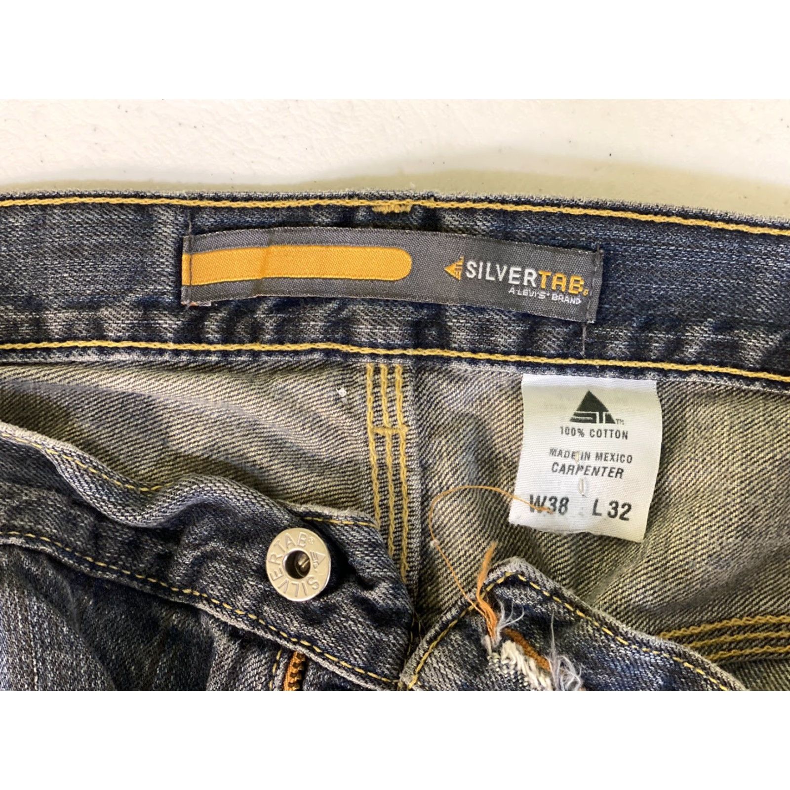 Levi's VINTAGE Levi's Silver Tab Jeans 38x32 Denim Blue Carpenter Distressed Baggy Straight Mens Size US 38 / EU 54 - 7 Thumbnail