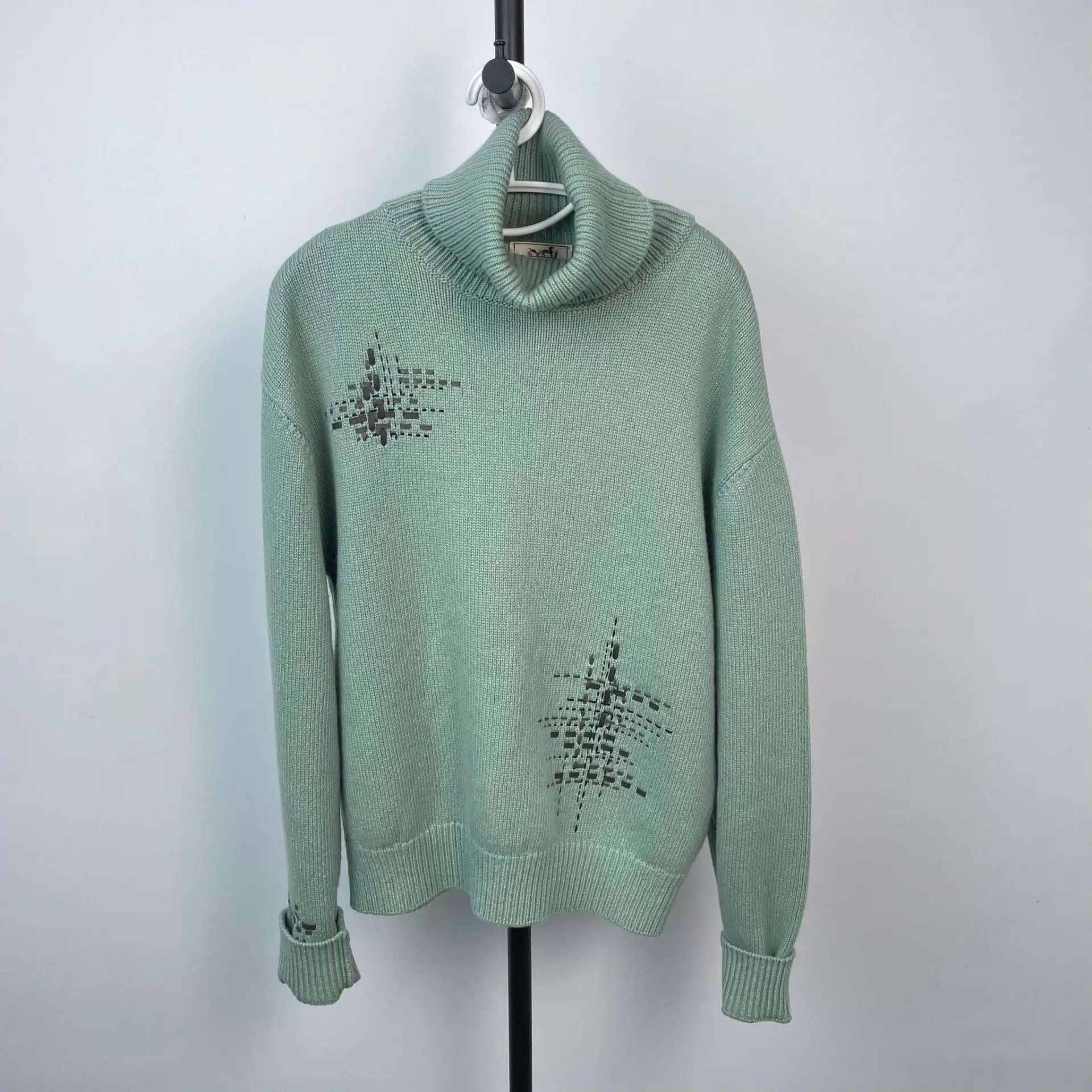 Hermes Hermès cashmere sweater M light green Size US M / EU 48-50 / 2 - 1 Thumbnail