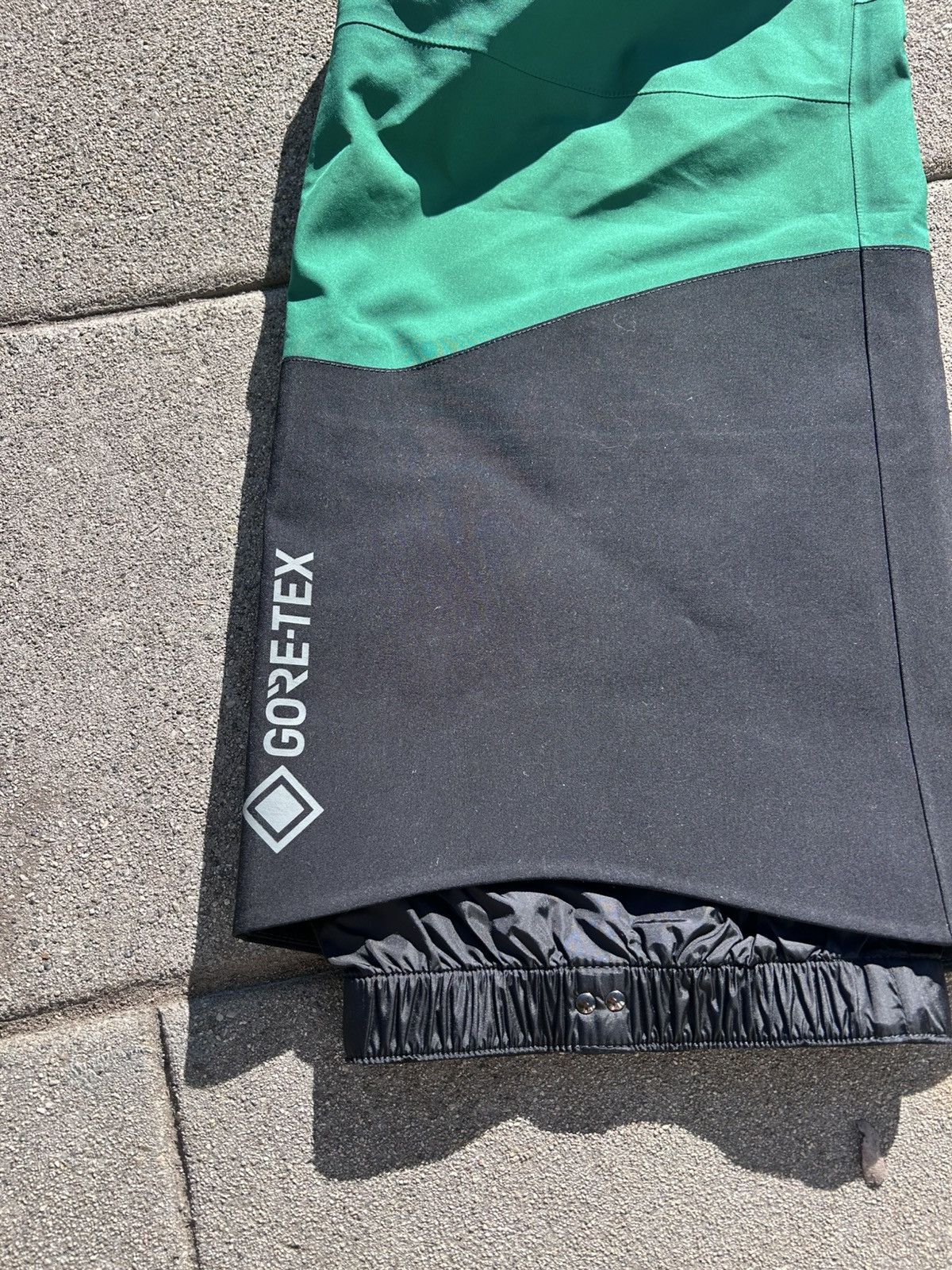 Moncler Grenoble Moncler GORE-TEX green Grenoble high-waist ski trousers Size 27" / US 4 / IT 40 - 3 Thumbnail