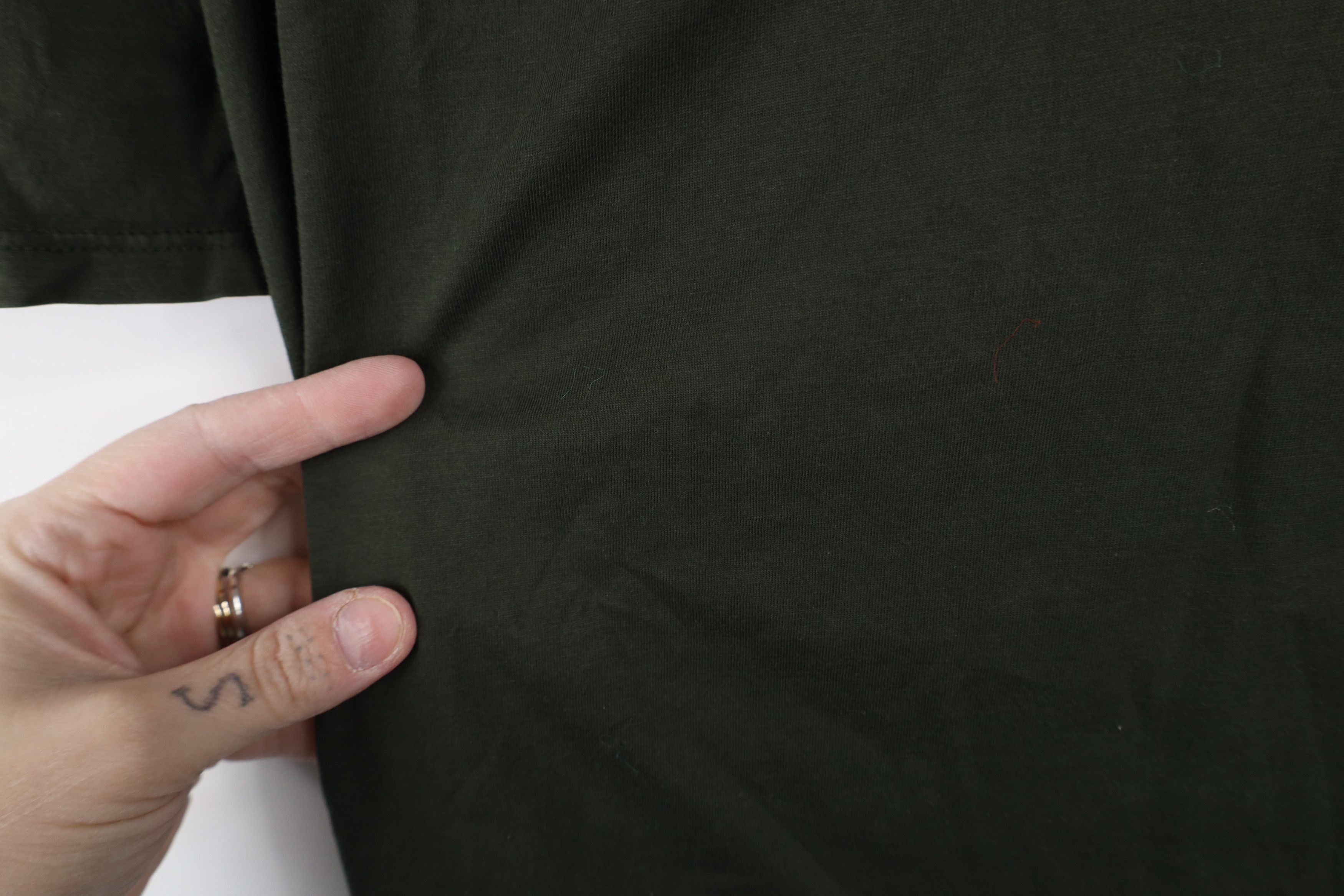 Lacoste × Vintage Lacoste Distressed Croc Logo V-Neck T-Shirt Olive Green Size US L / EU 52-54 / 3 - 5 Thumbnail