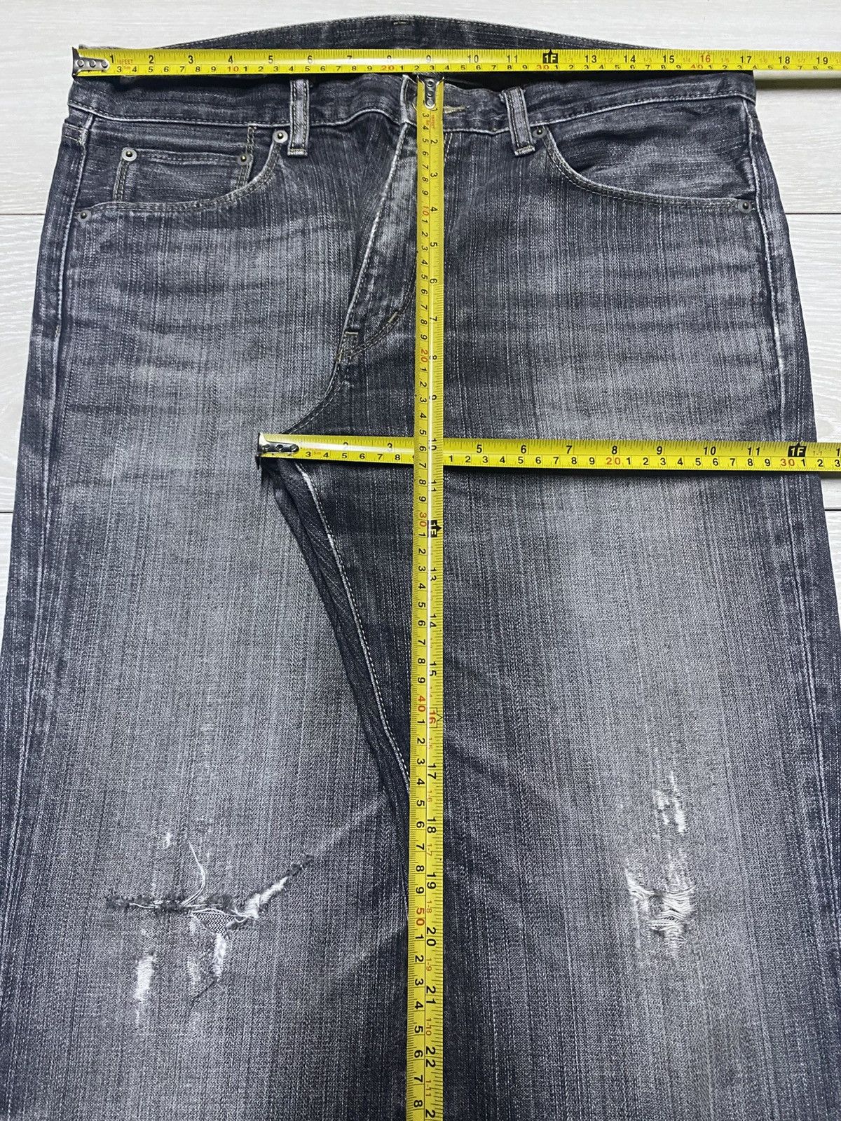 Undercover × Uniqlo Vintage Uniqlo Broken Denim Fade Grey Wash Distressed Jeans Size US 34 / EU 50 - 13 Thumbnail