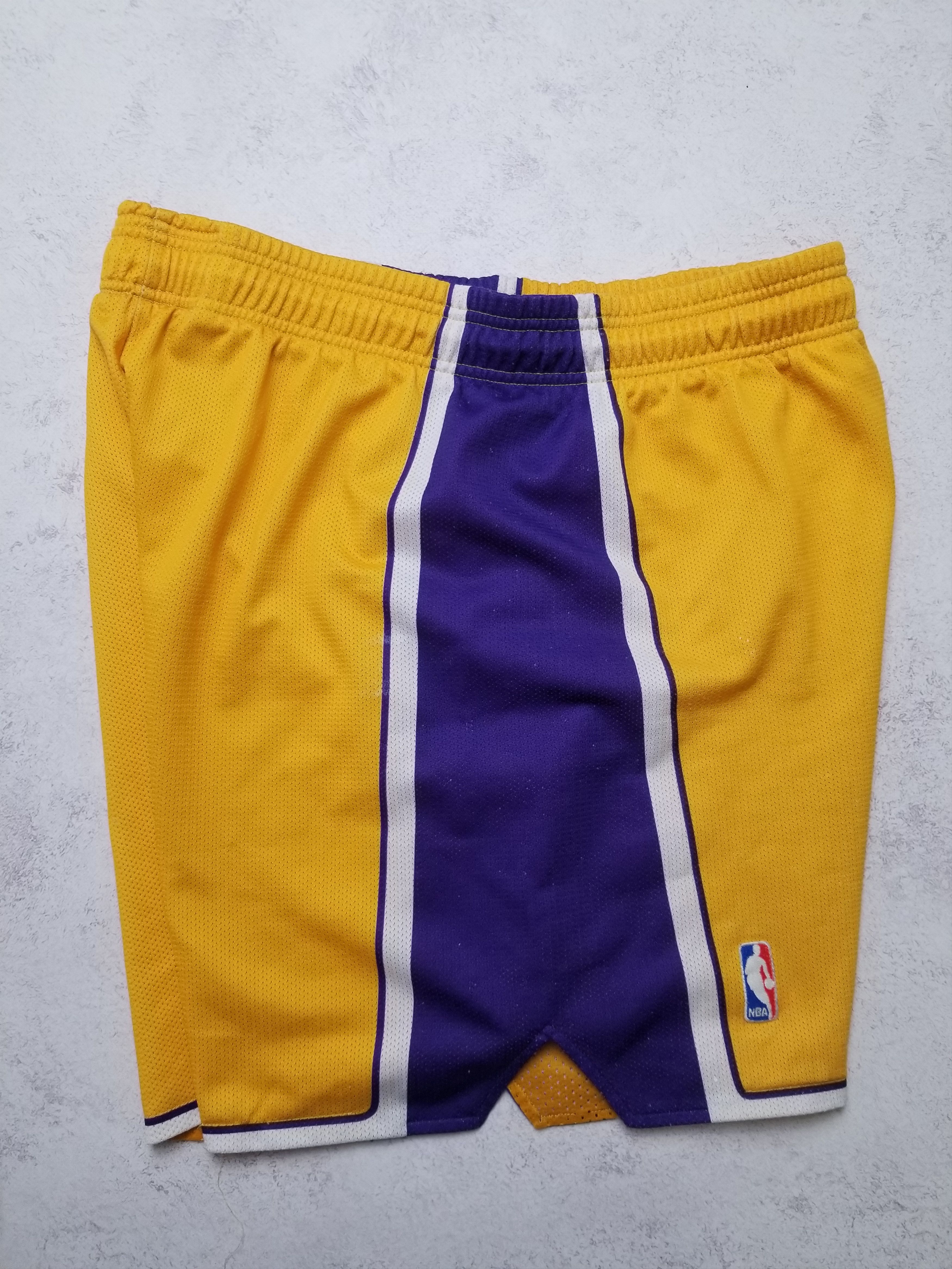 Champion Champion Los Angeles Lakers Kobe Bryant NBA SHORTS SIZE L Size US 36 / EU 52 - 2 Thumbnail