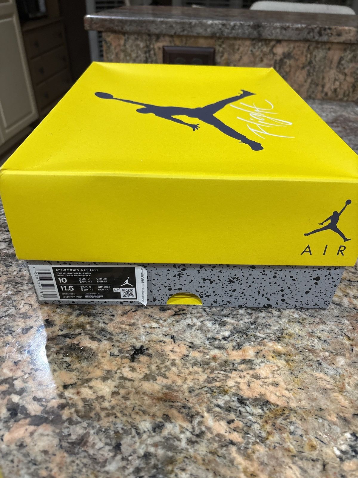 Jordan Brand Jordan 4 Retro Lightning Size US 10 / EU 43 - 7 Thumbnail