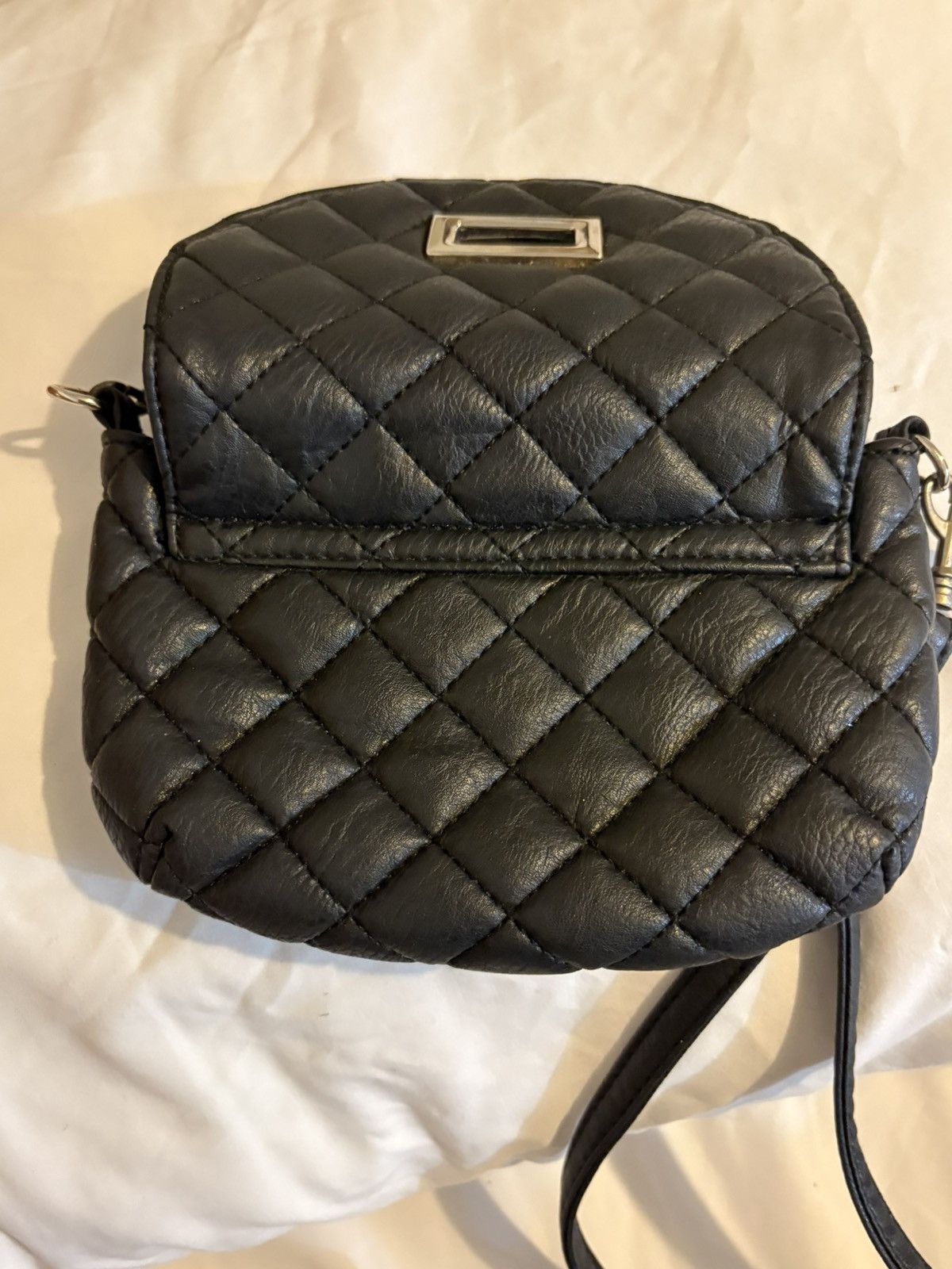 Other Black Quilted Shoulder Bag Silver Turn Lock Accent Pockets Size ONE SIZE - 7 Thumbnail
