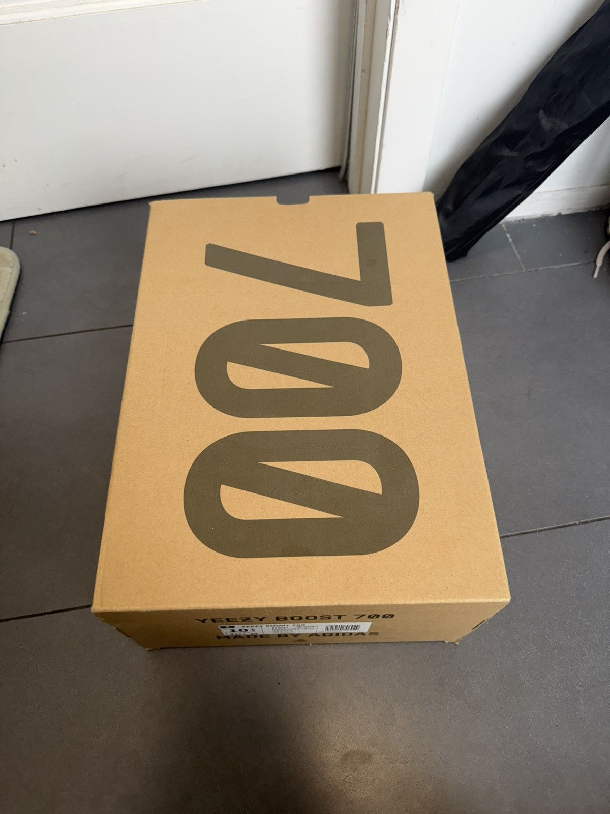 Yeezy Yeezy Adidas 700 Waverunner OG Size US 10.5 / EU 43-44 - 1 Thumbnail