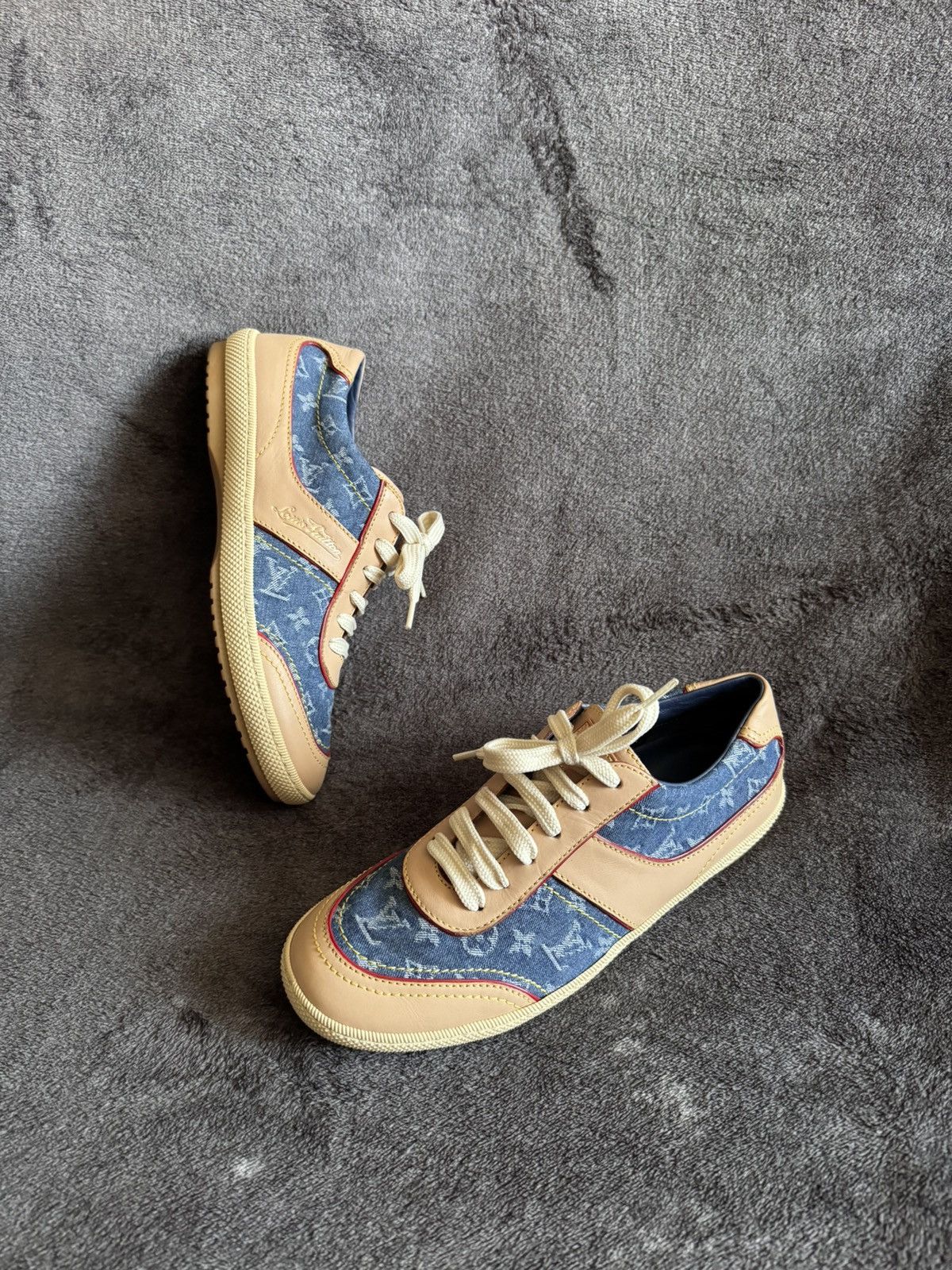 Louis Vuitton Louis Vuitton beige leather blue monogram denim sneakers Size US 5 / IT 35 - 2 Thumbnail