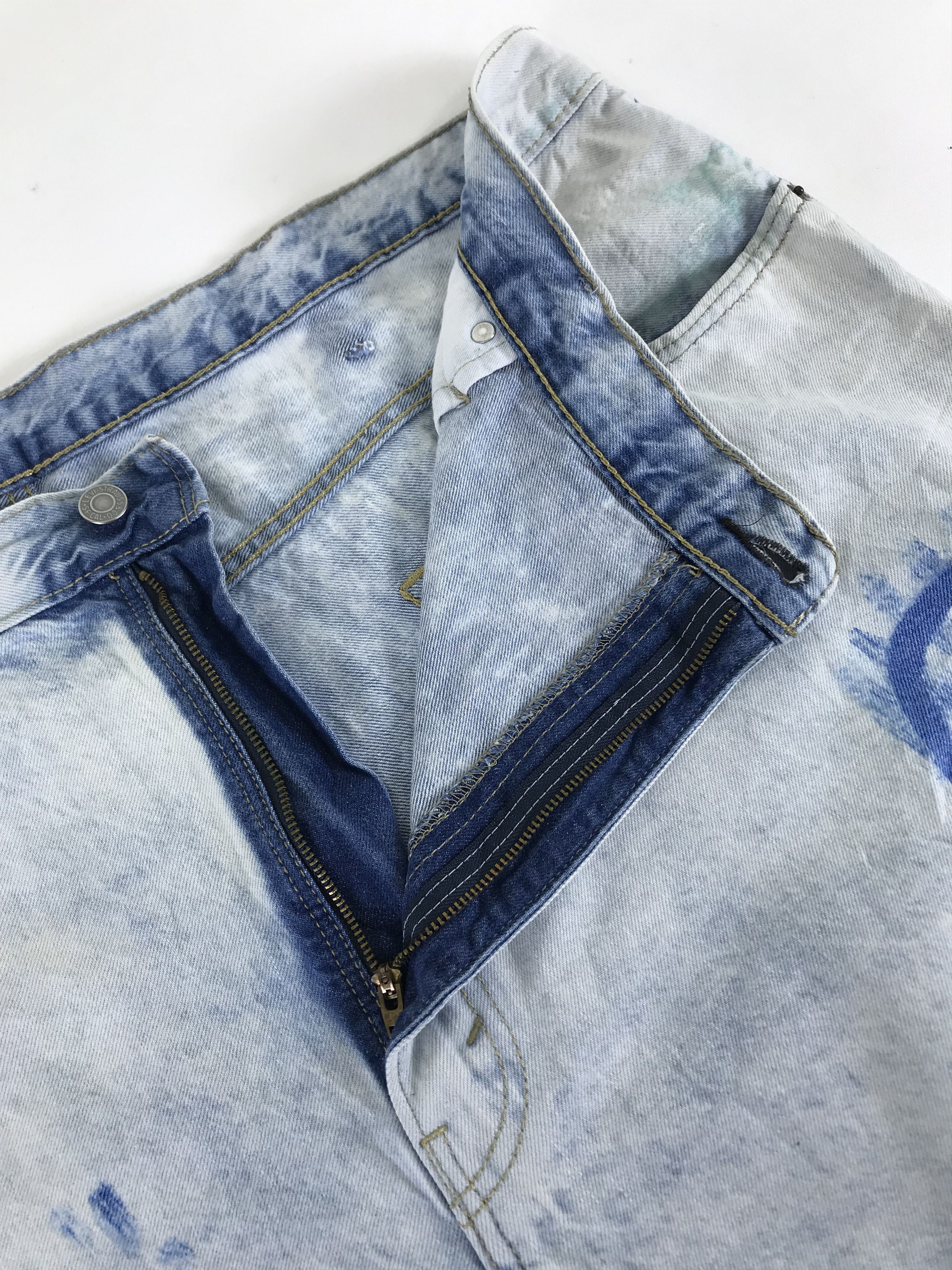 Levi's Vintage Levi's 569 Light Wash Baggy Short Jeans Size US 42 / EU 58 - 4 Thumbnail