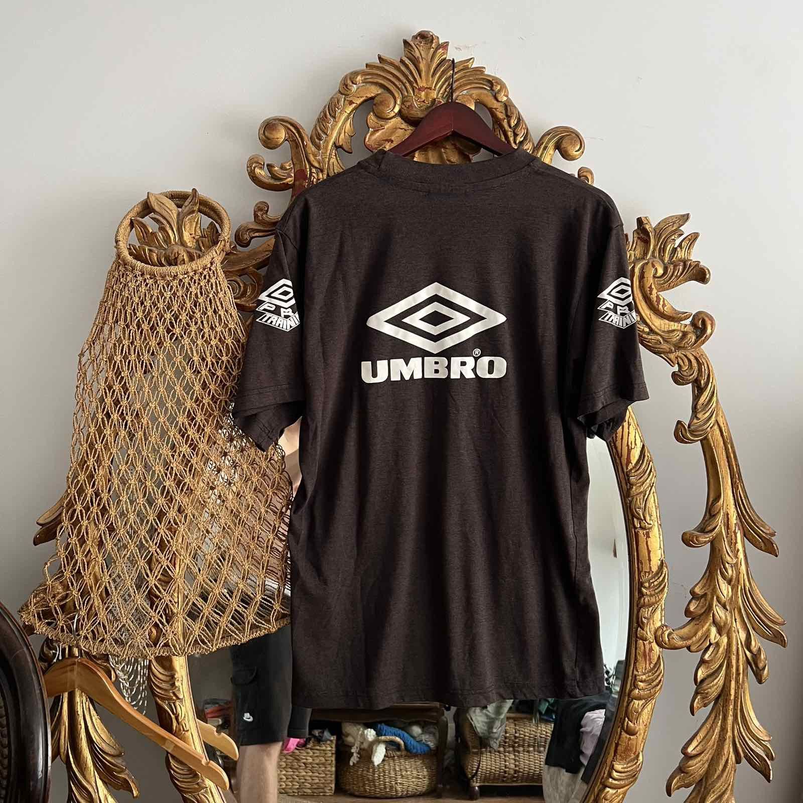 Vintage Umbro Training Vintage Tee Big Logo Oversized Boxy Fit Size US L / EU 52-54 / 3 - 2 Thumbnail