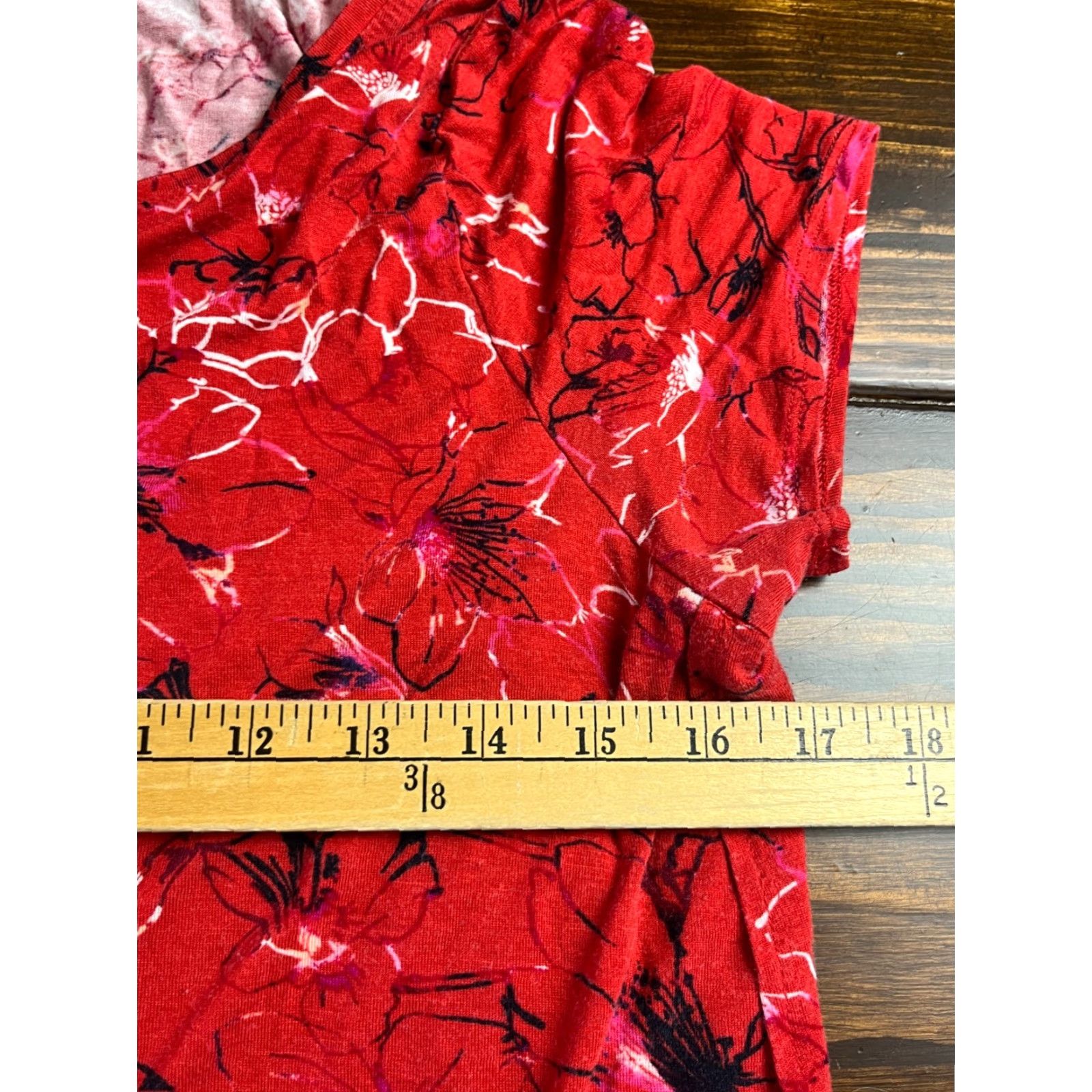 Apt. 9 APT.9 Blouse Women's M Red White Black Floral Essentials Short Sleeve Shirt Womens M Multicolor Floral 90s? Size M / US 6-8 / IT 42-44 - 4 Thumbnail