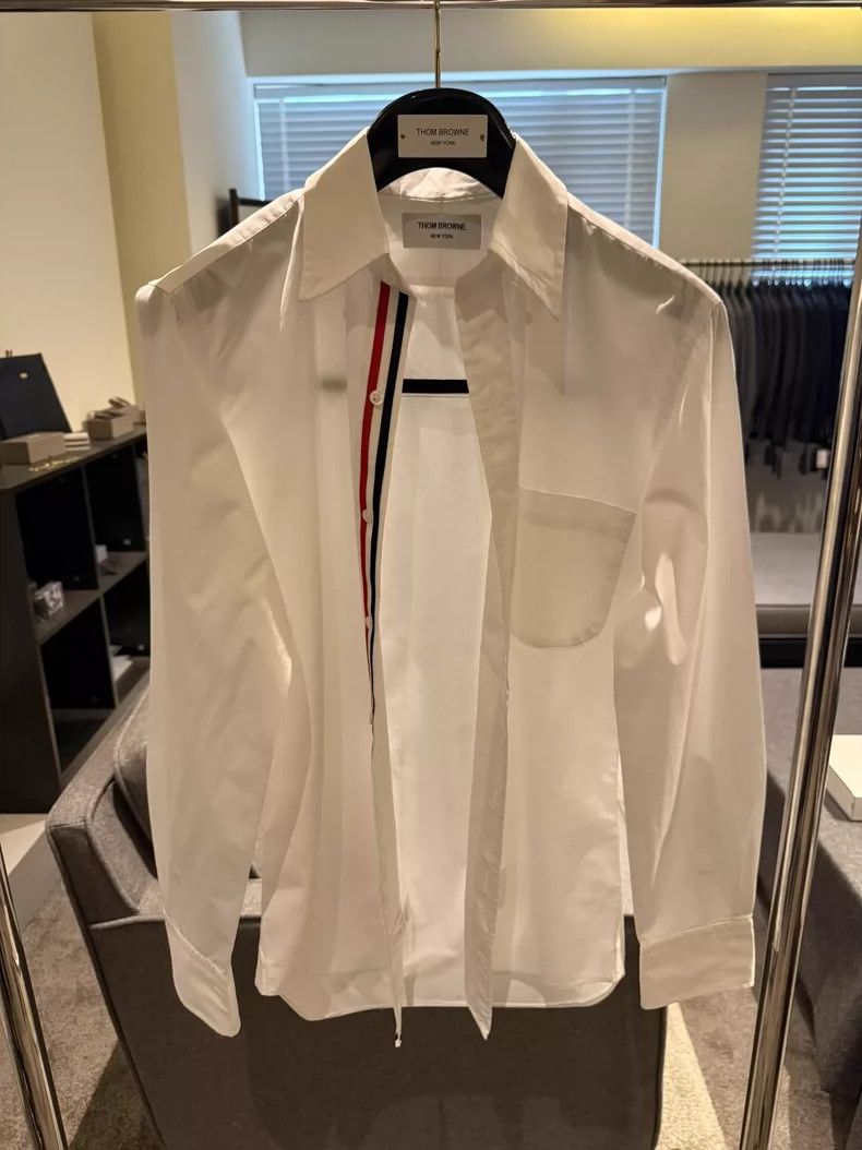 Thom Browne Thom Browne Classic three-color logo shirt with door flap 2 Size US S / EU 44-46 / 1 - 1 Thumbnail