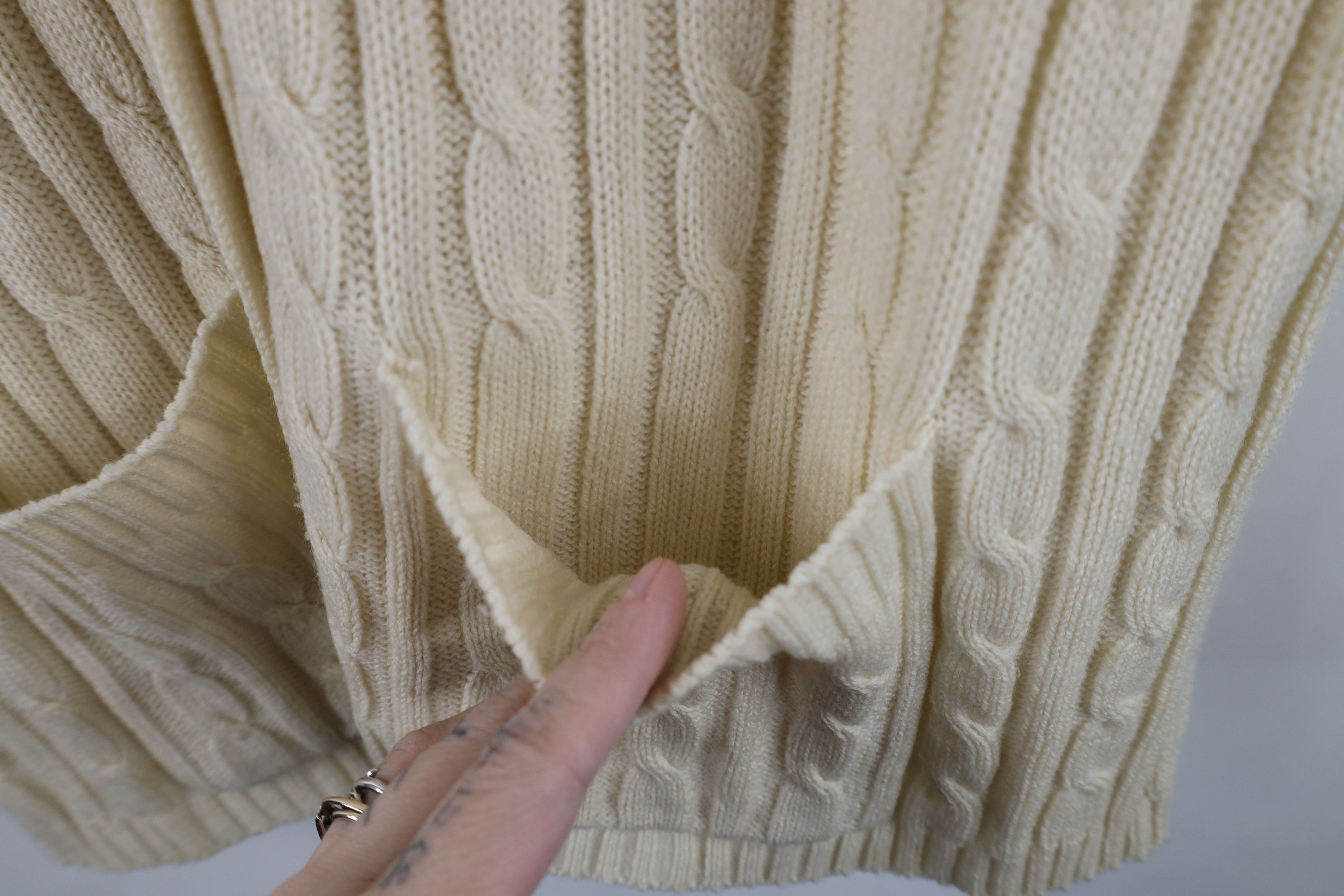 Vintage Vintage 70s Streetwear Chunky Cable Knit Sweater Vest Beige Size M / US 6-8 / IT 42-44 - 9 Thumbnail