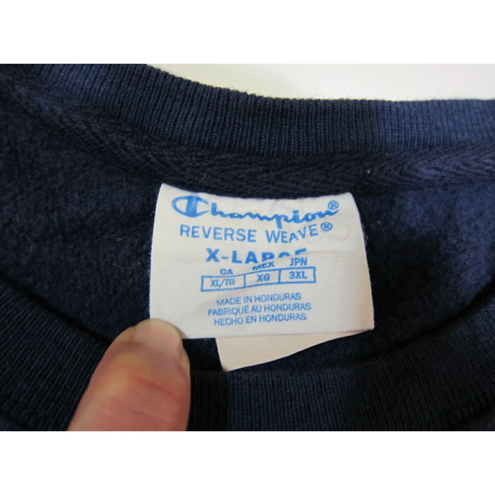 Champion Vintage Champion Reverse Weave Embroidered Blue Crew Neck Cropped Sweatshirt XL Women’s Sweatshirt Size XL / US 12-14 / IT 48-50 - 3 Thumbnail
