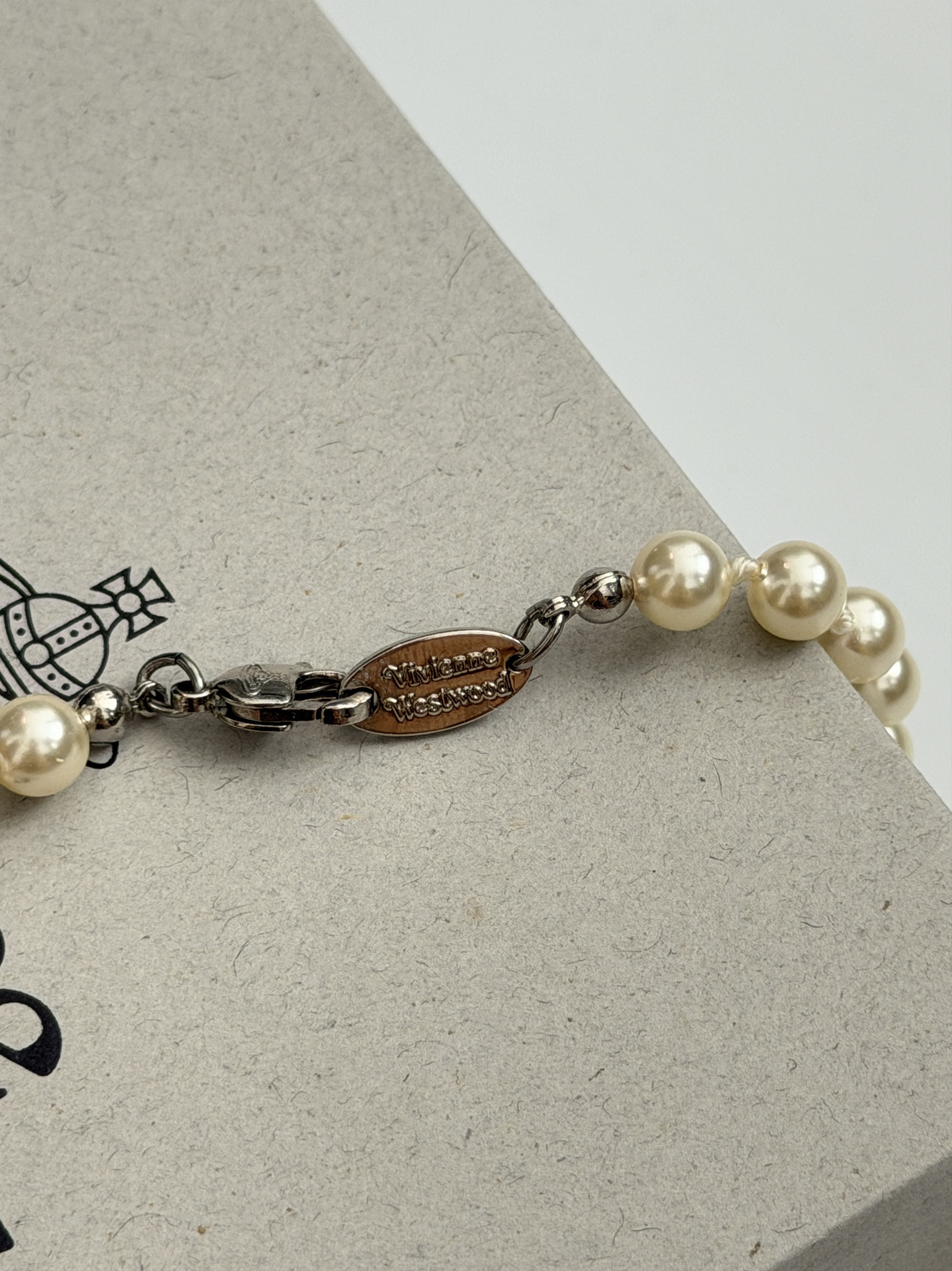 Vivienne Westwood Mini Bas Relief Pearl necklace Size ONE SIZE - 3 Thumbnail