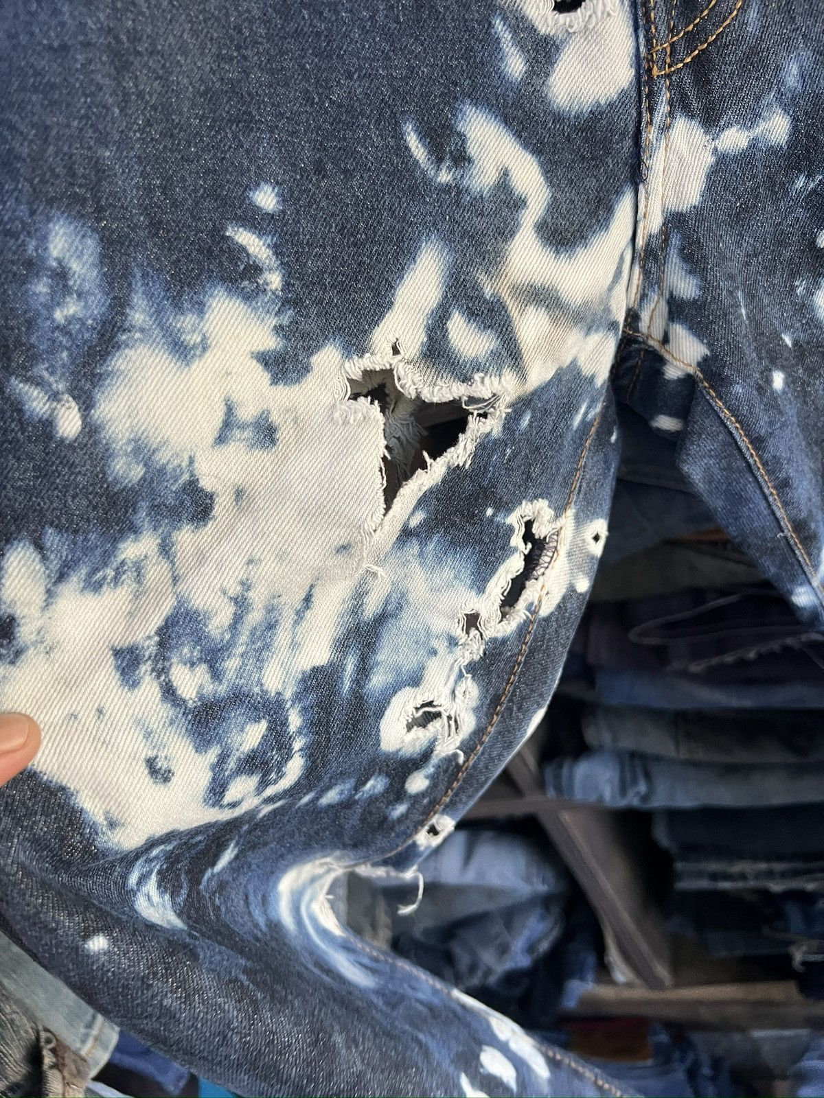H&M 🔥Thrashed H&M Tie Dye Distressed Denim Size US 33 - 9 Thumbnail