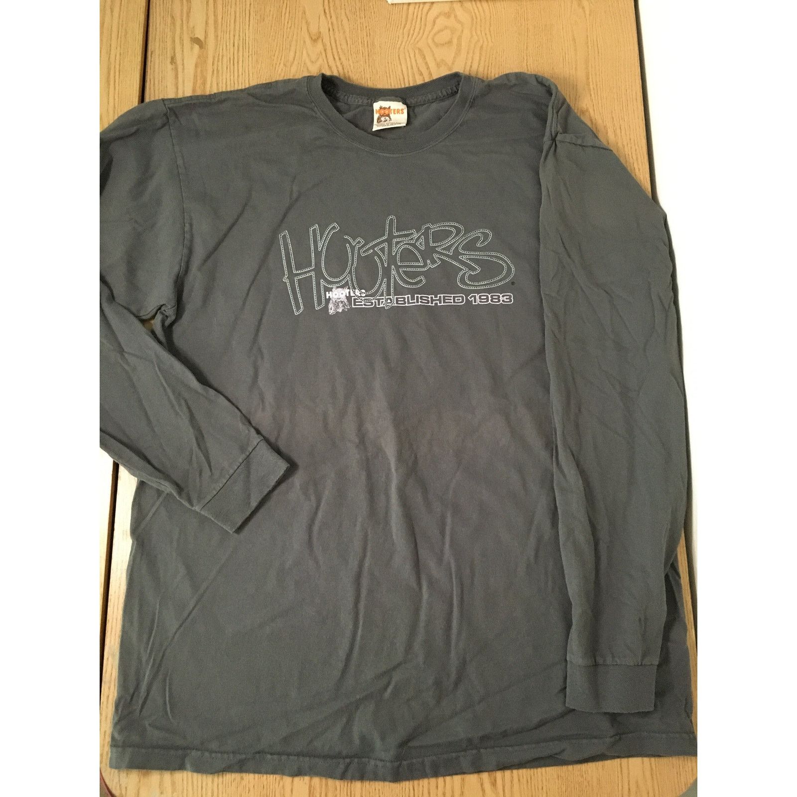 Other New Mens Vintage Hooters Long Sleeve T-shirt Embroidered XL Size US XL / EU 56 / 4 - 3 Thumbnail